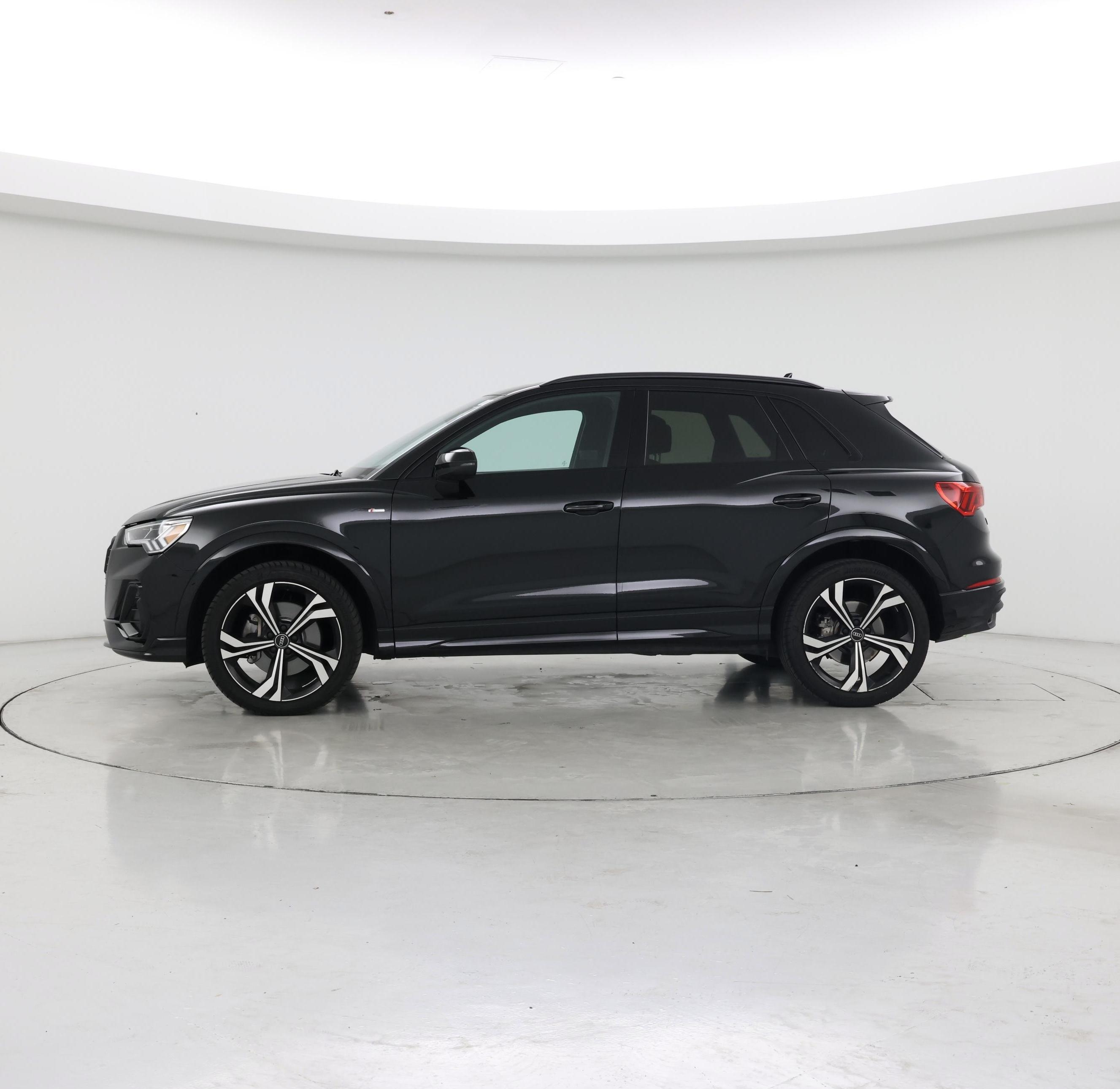 Thumbnail: 2023 Audi Q3 - 3