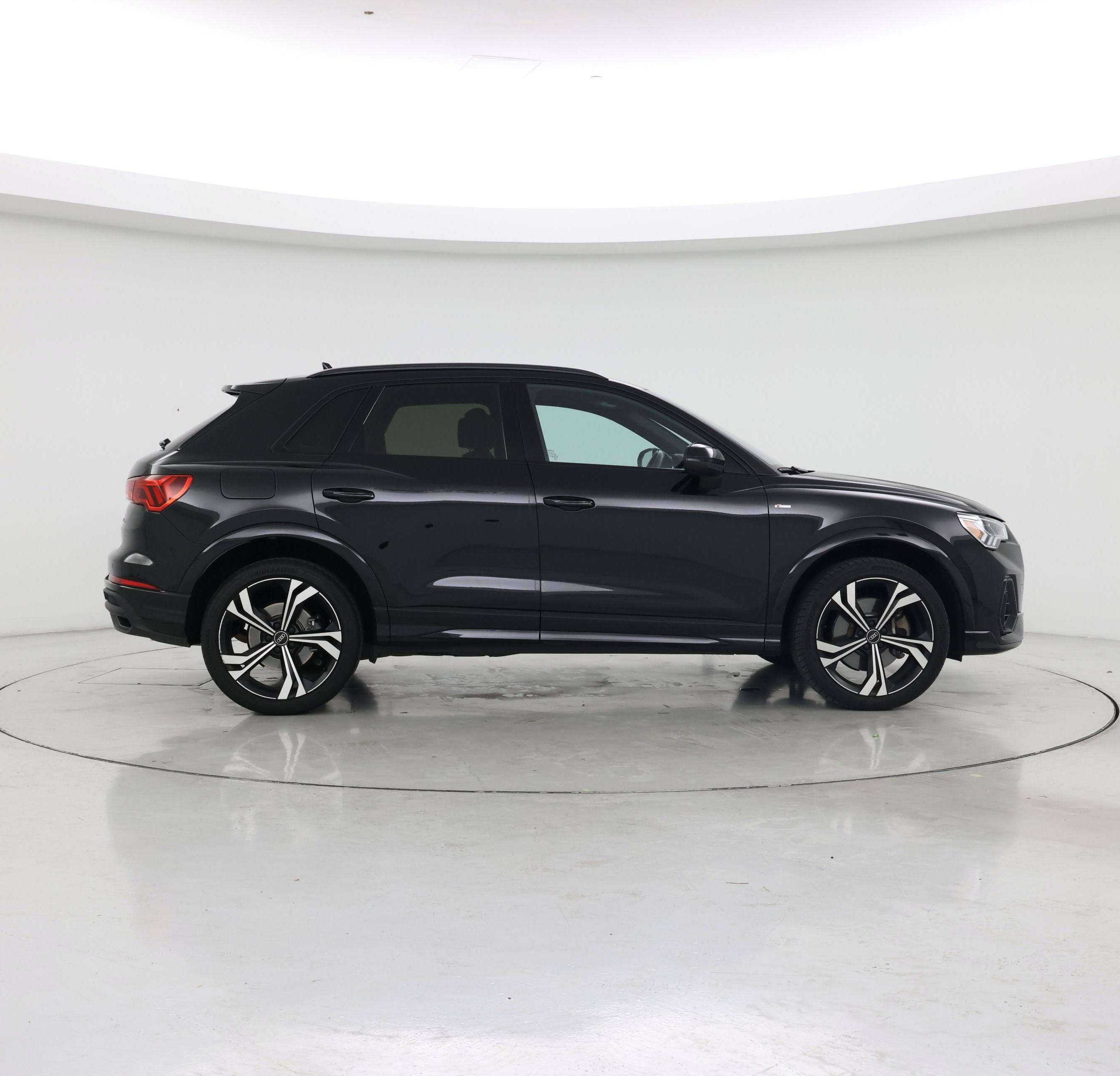 Thumbnail: 2023 Audi Q3 - 7