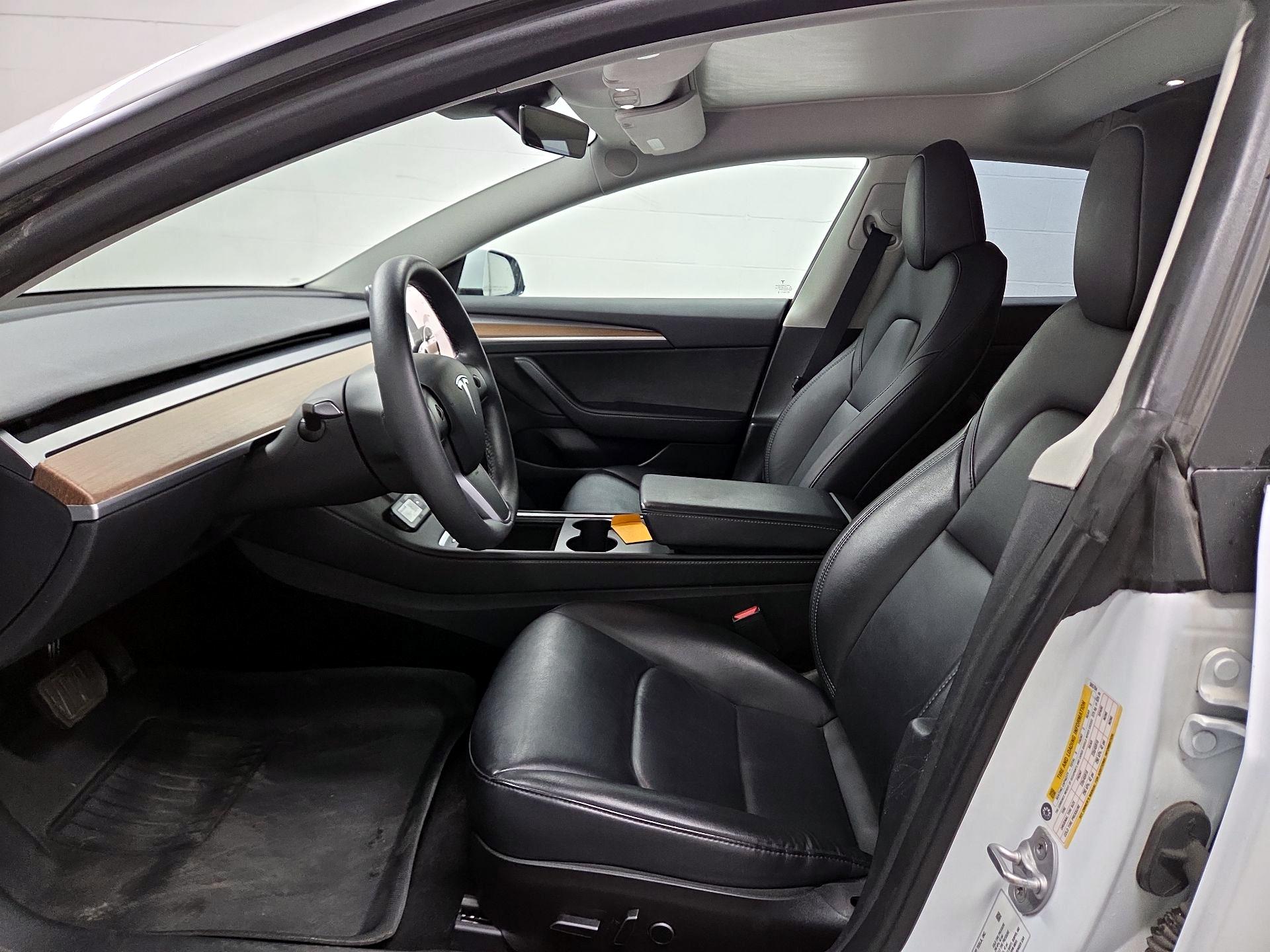 Thumbnail: 2023 Tesla Model 3 - 11