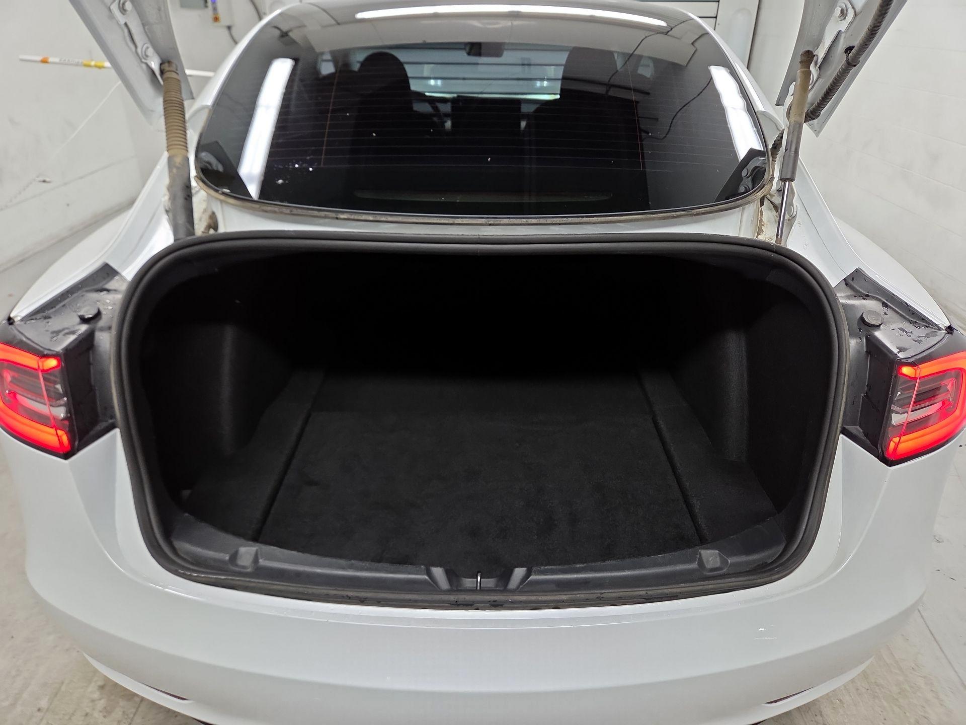 Thumbnail: 2023 Tesla Model 3 - 18