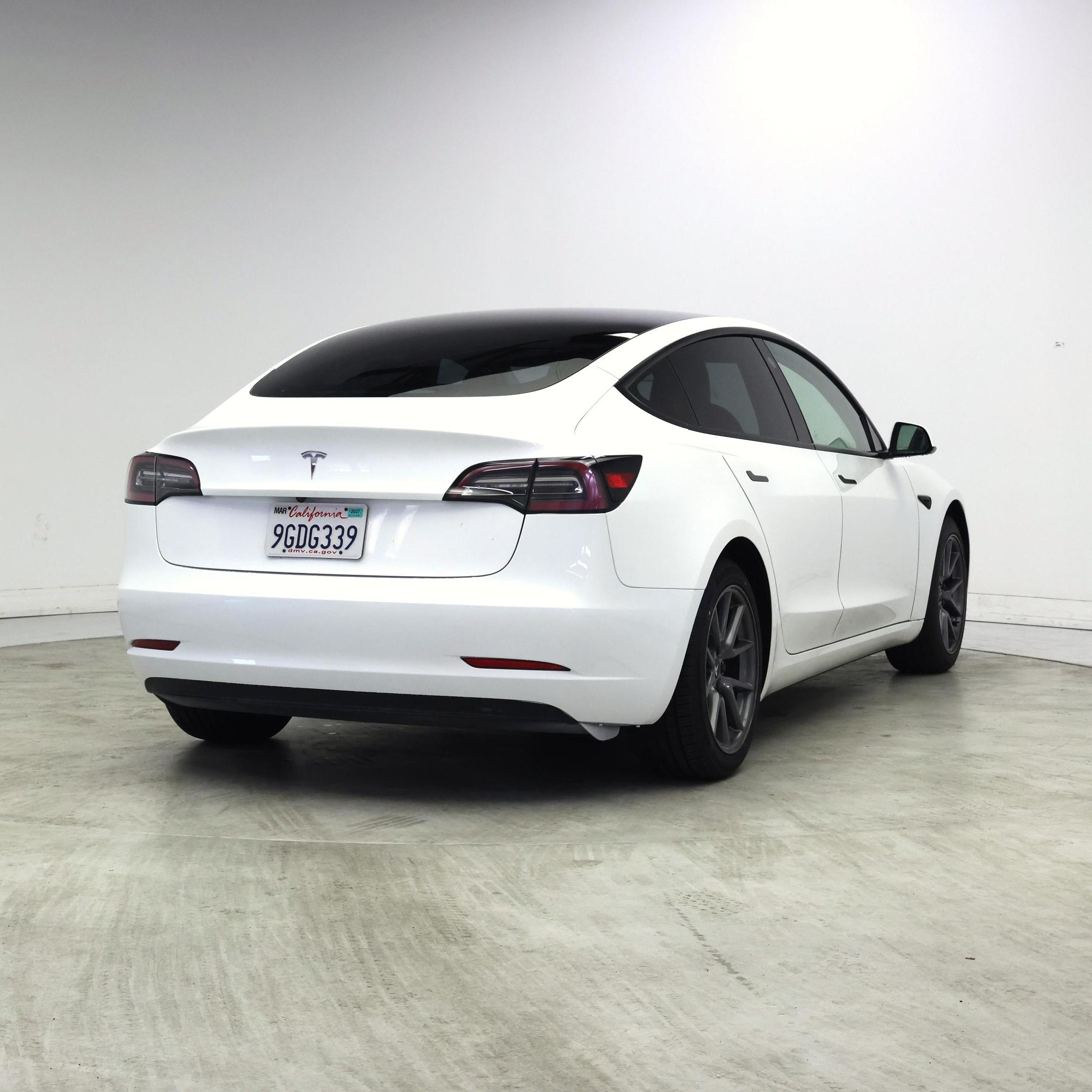 Thumbnail: 2023 Tesla Model 3 - 8