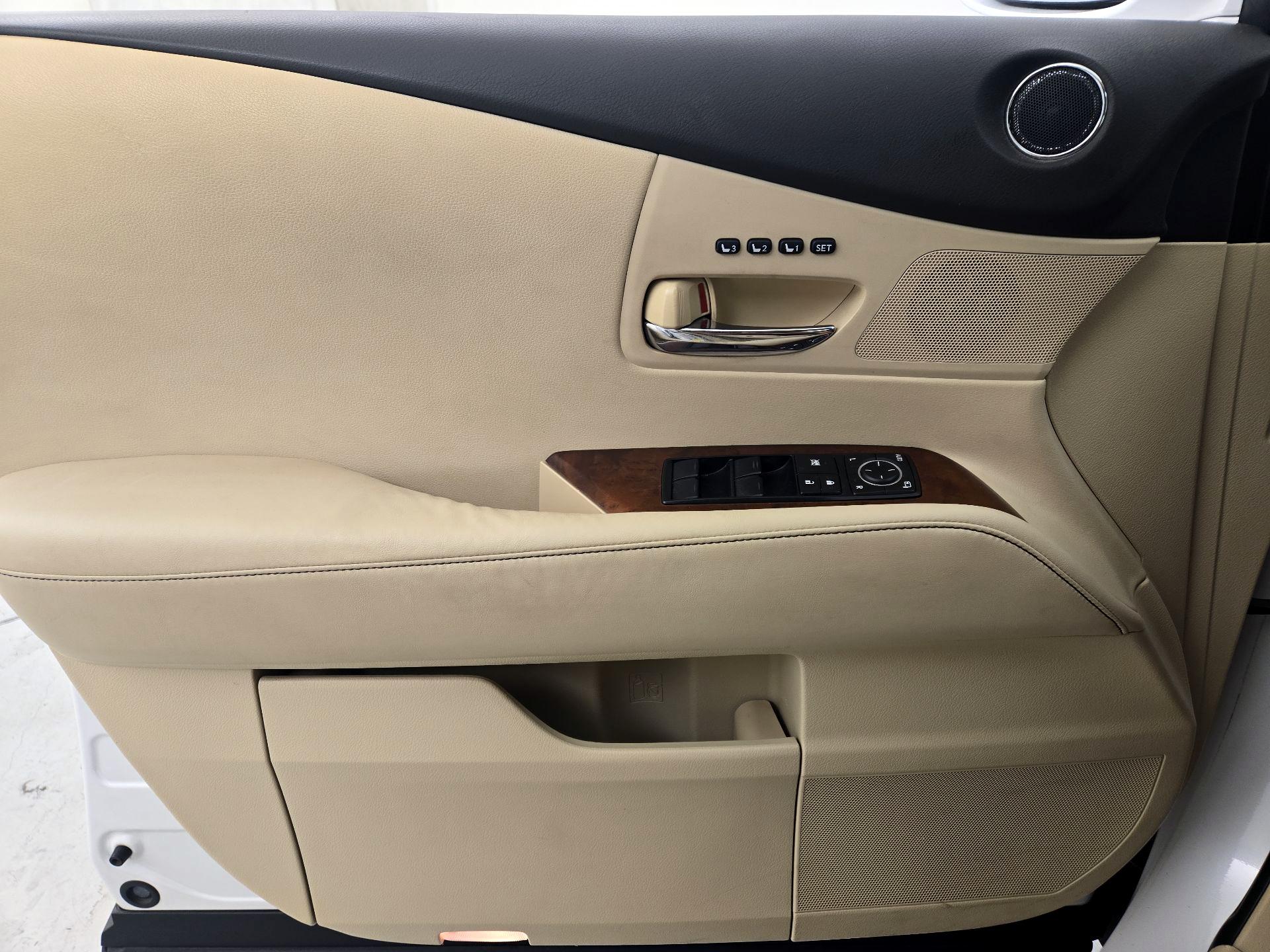 Thumbnail: 2015 Lexus RX - 12