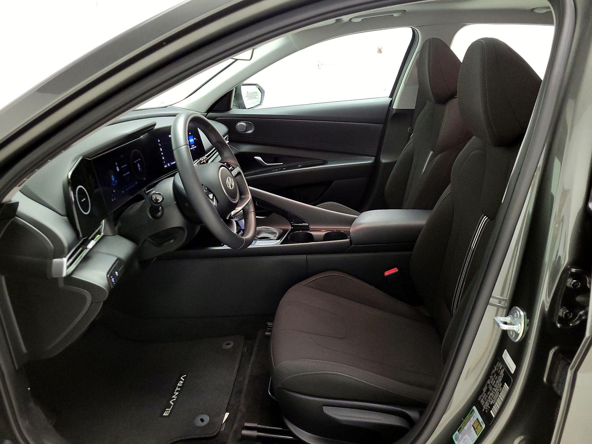 Thumbnail: 2025 Hyundai Elantra - 11