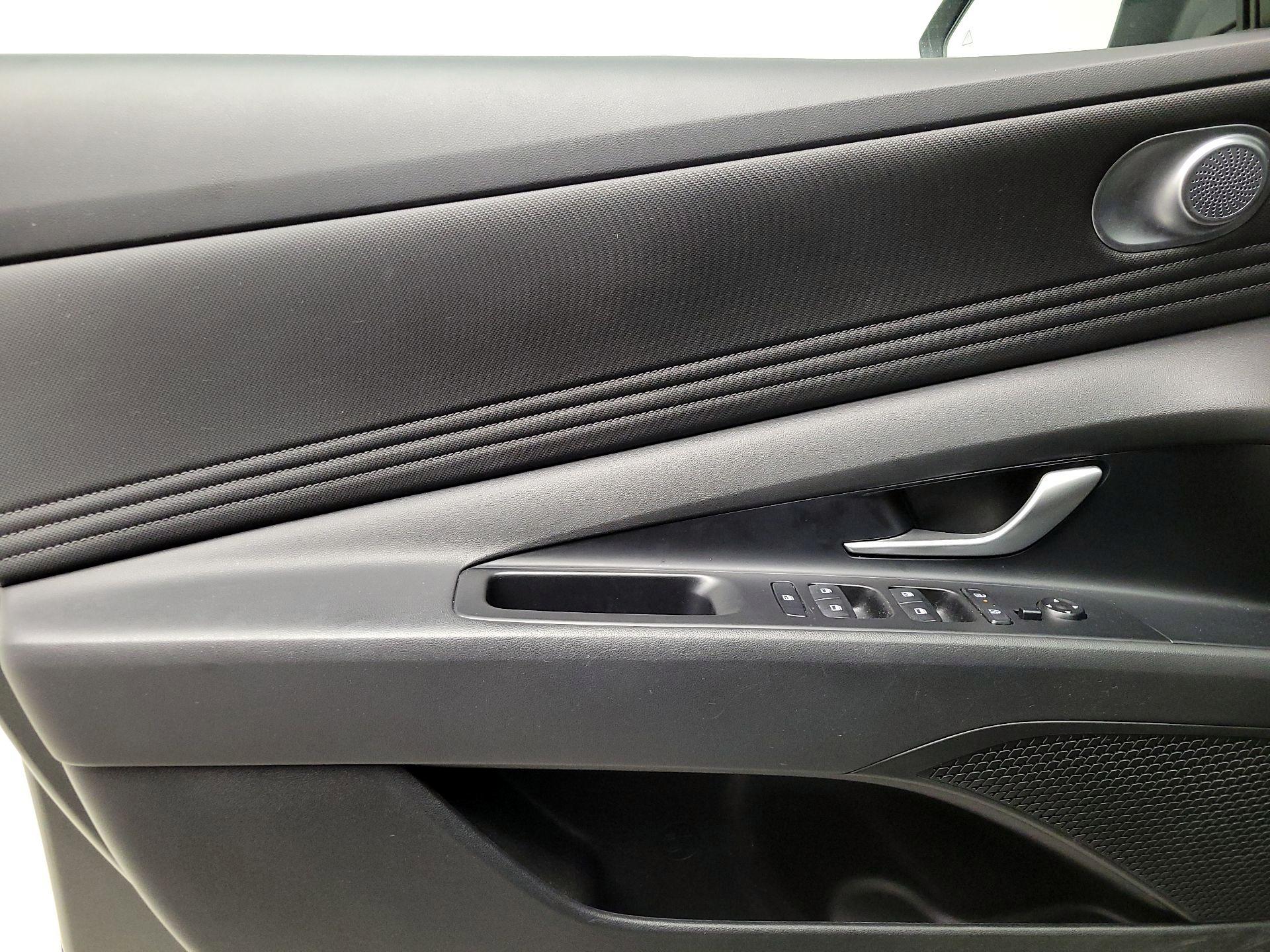 Thumbnail: 2025 Hyundai Elantra - 12