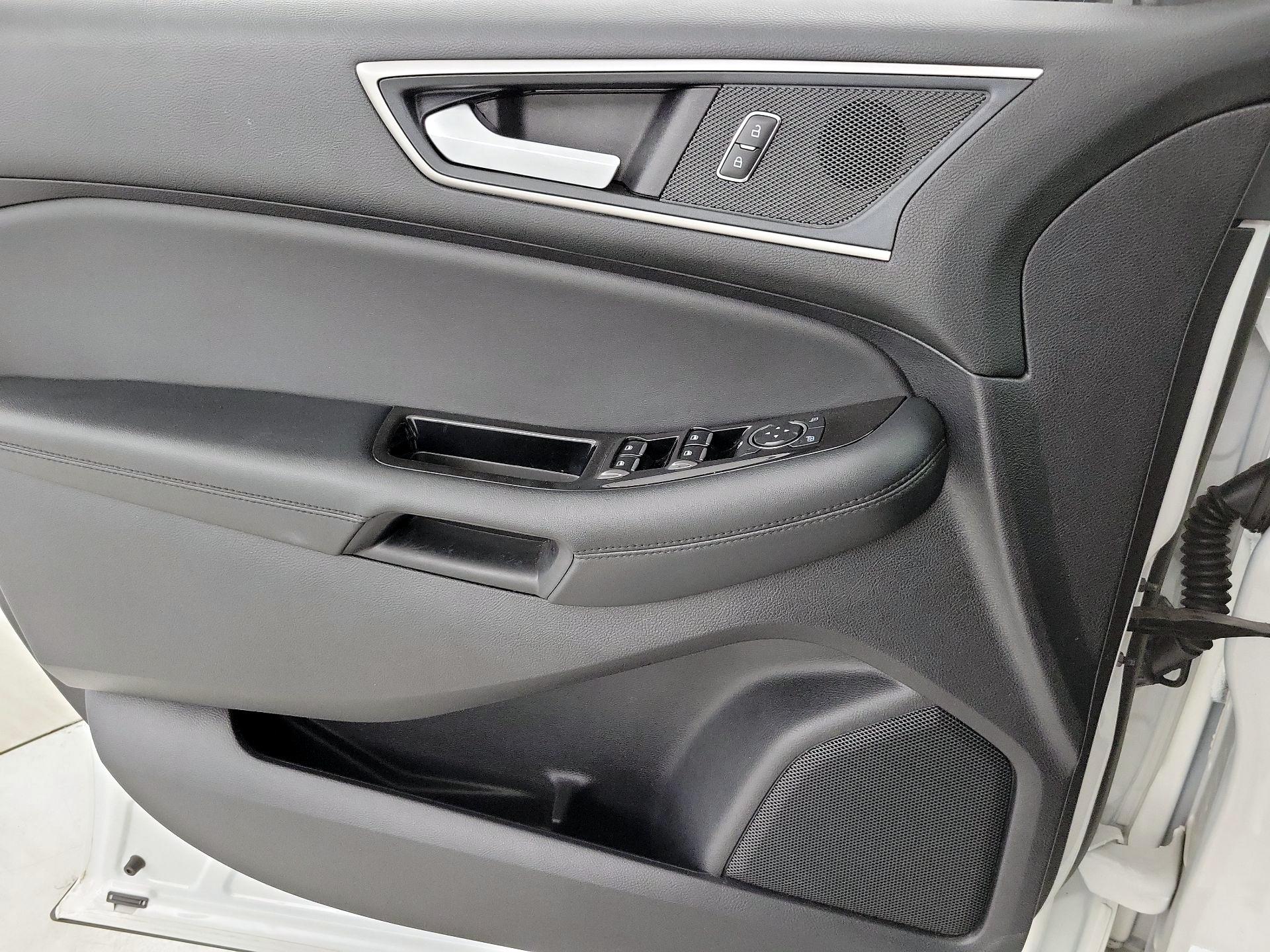 Thumbnail: 2020 Ford Edge - 12