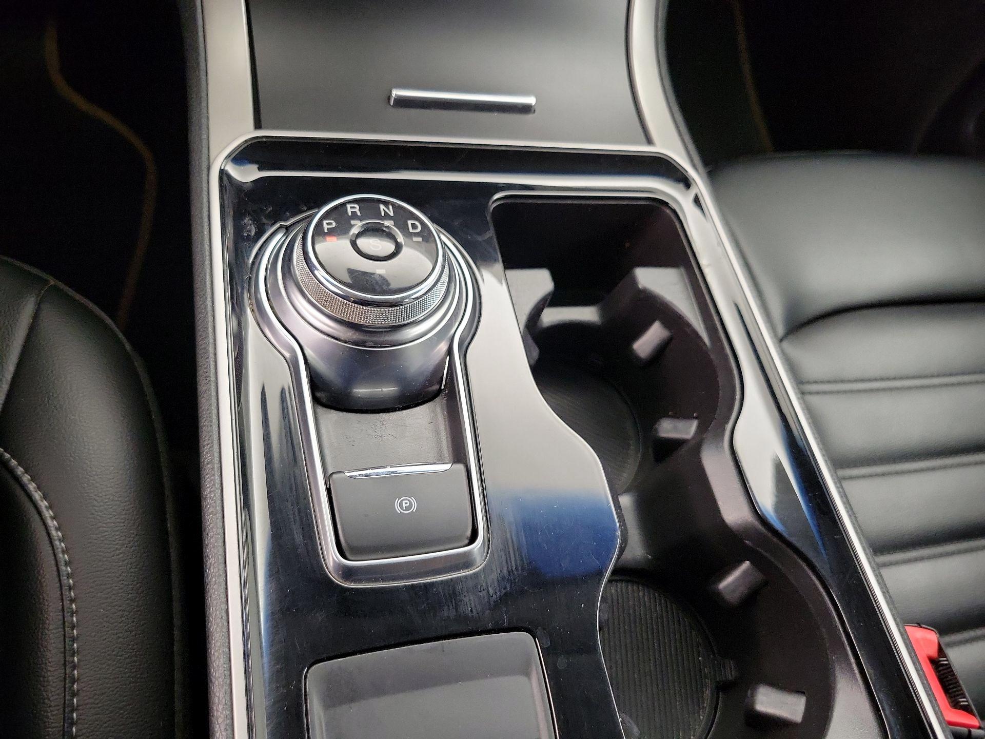 Thumbnail: 2020 Ford Edge - 18