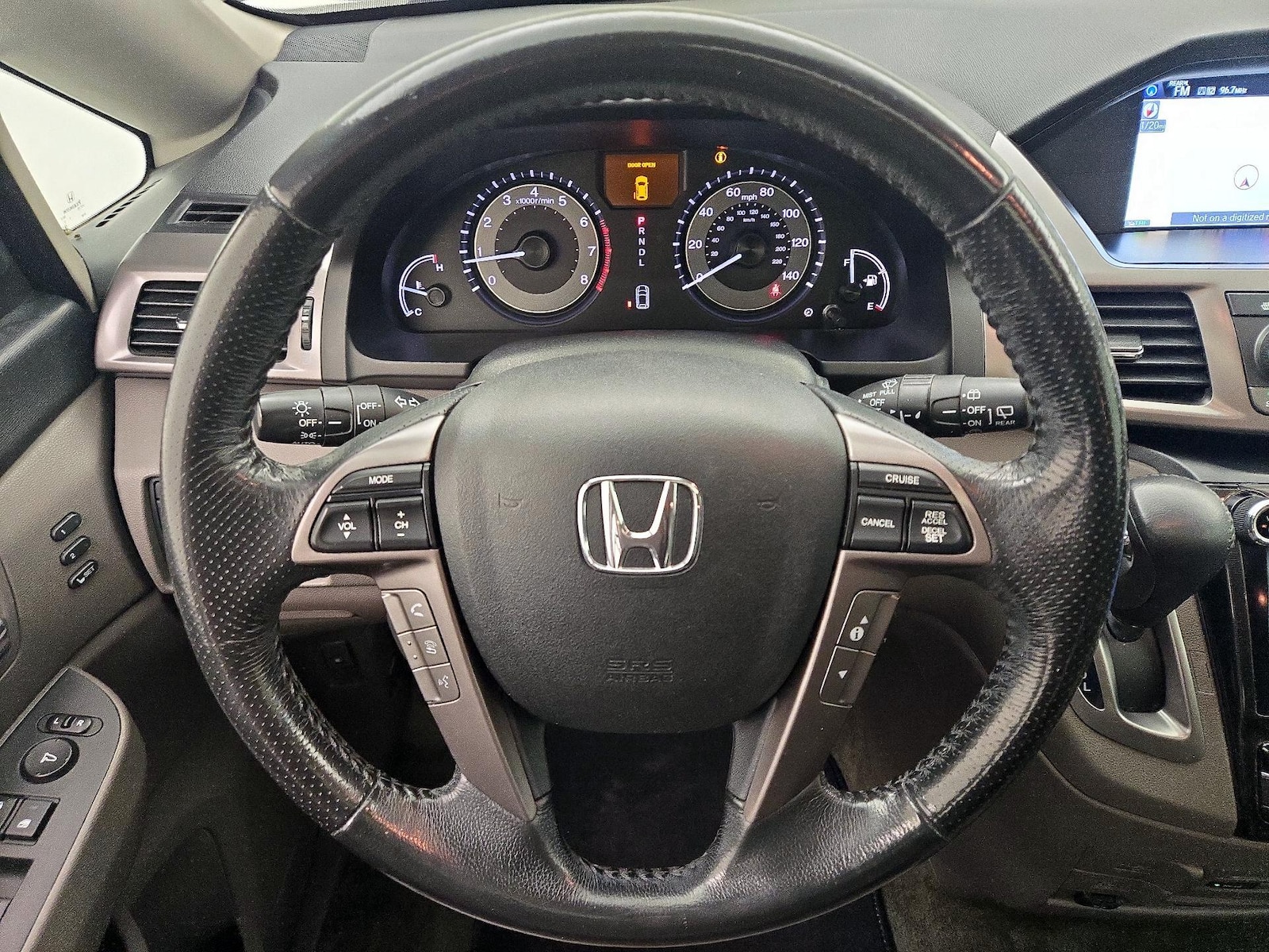 2016 Honda Odyssey Touring Elite - Photo 11