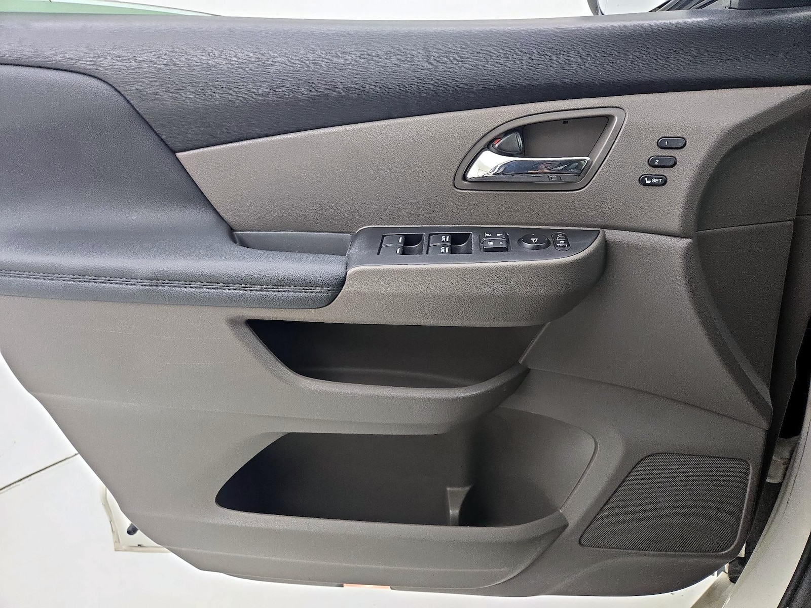 2016 Honda Odyssey Touring Elite - Photo 13