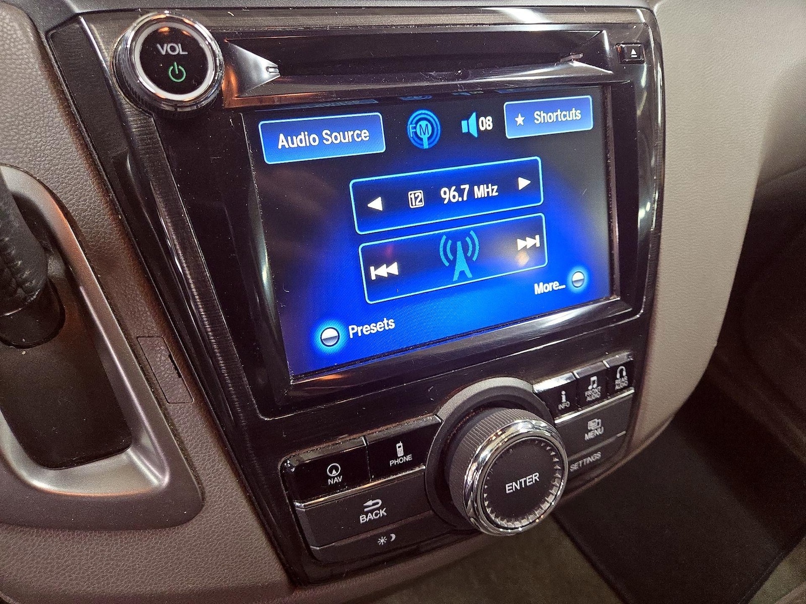 2016 Honda Odyssey Touring Elite - Photo 17