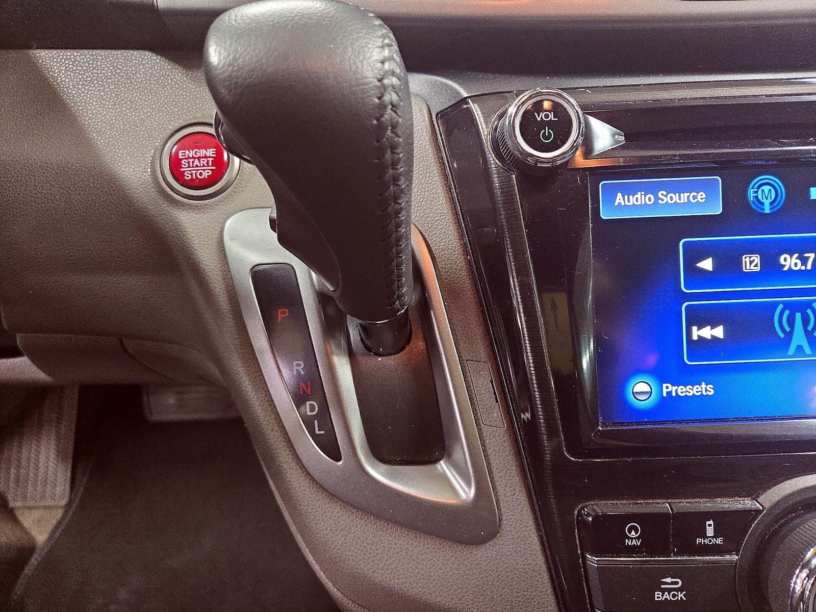 2016 Honda Odyssey Touring Elite - Photo 19