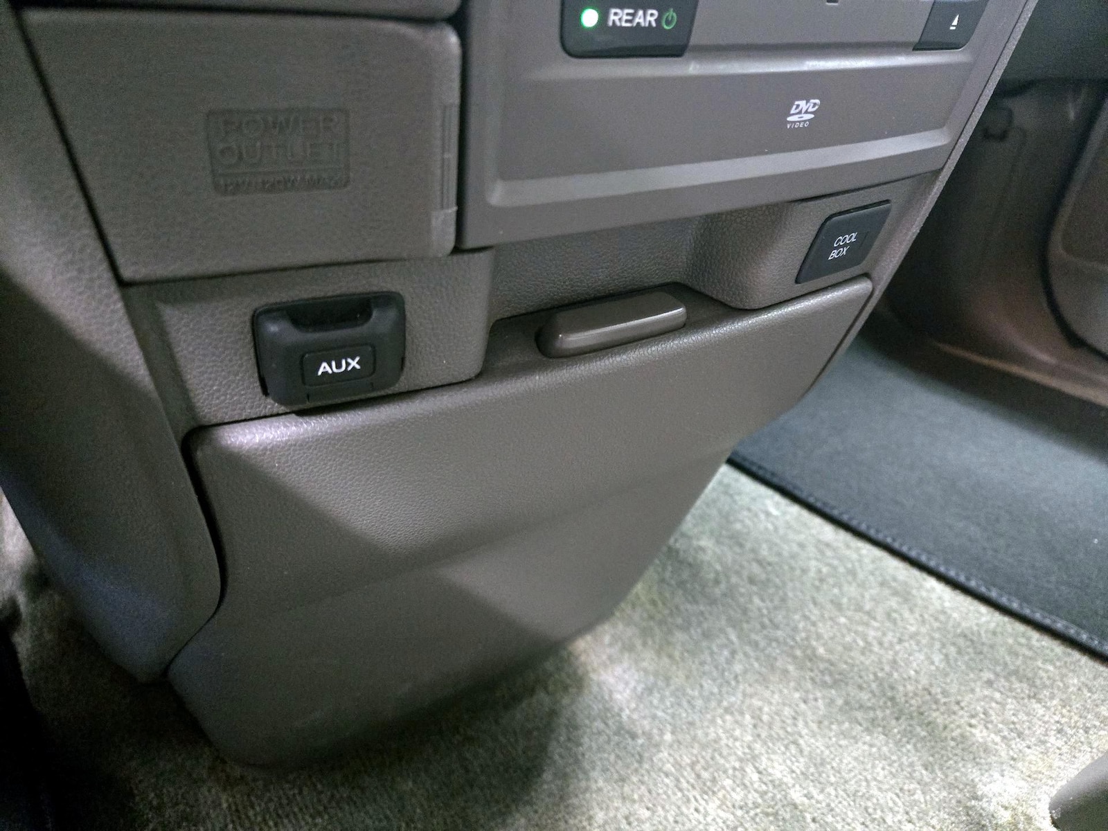 2016 Honda Odyssey Touring Elite - Photo 20