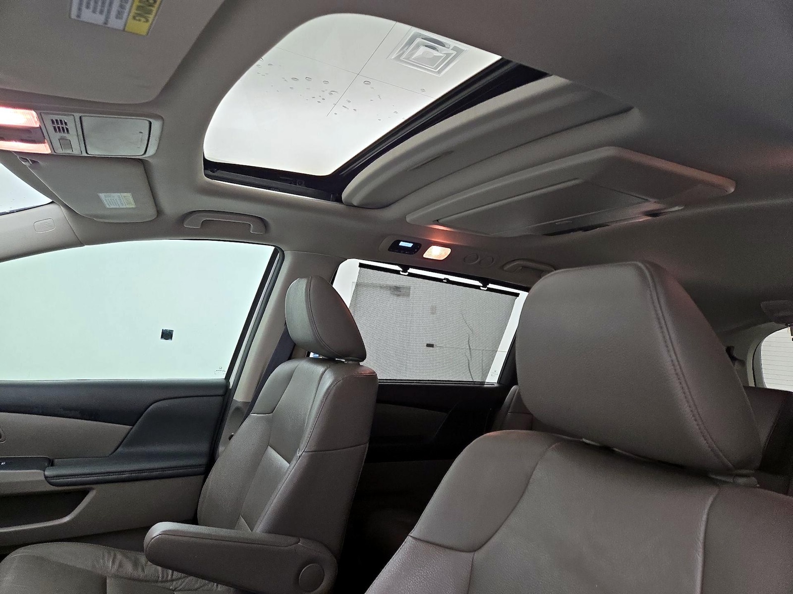 2016 Honda Odyssey Touring Elite - Photo 21