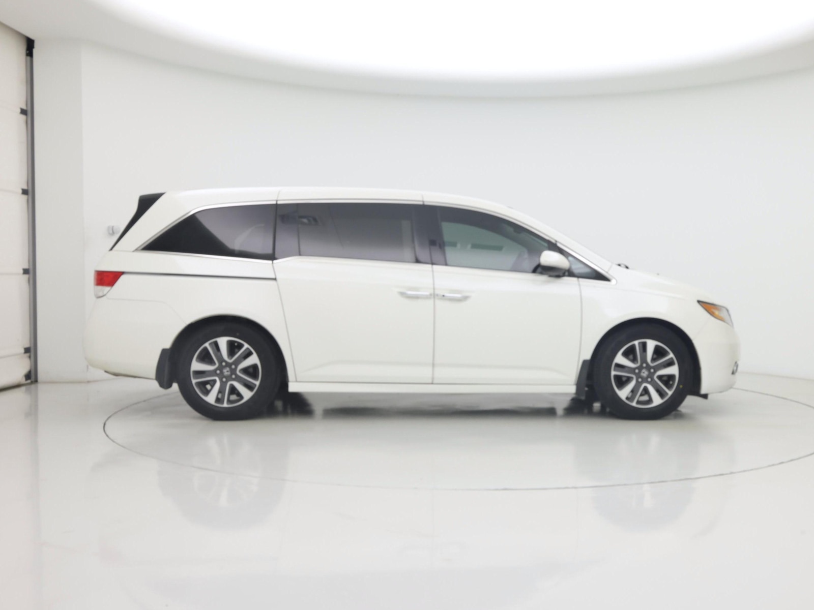 2016 Honda Odyssey Touring Elite - Photo 8