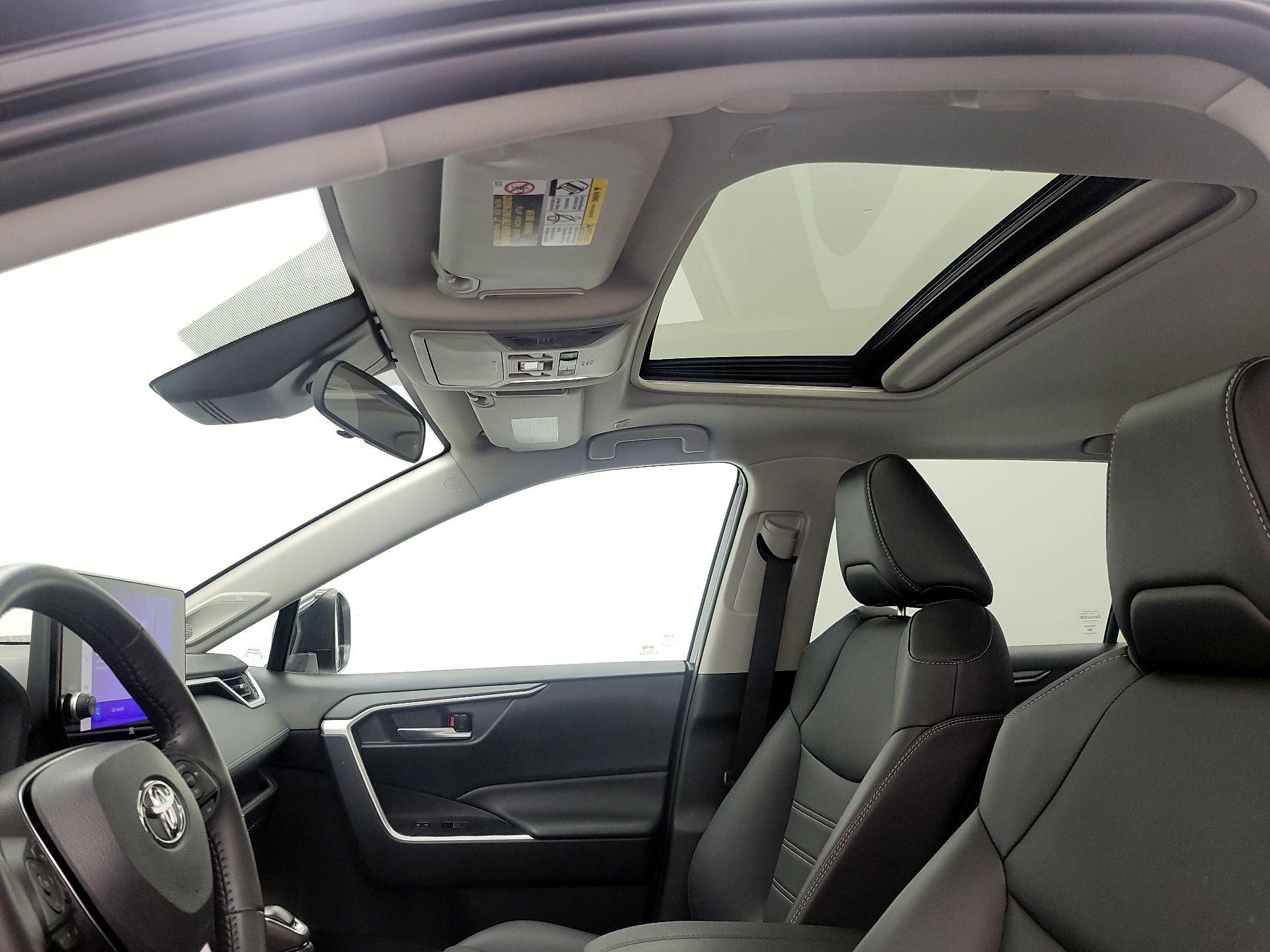 Thumbnail: 2025 Toyota RAV4 - 19