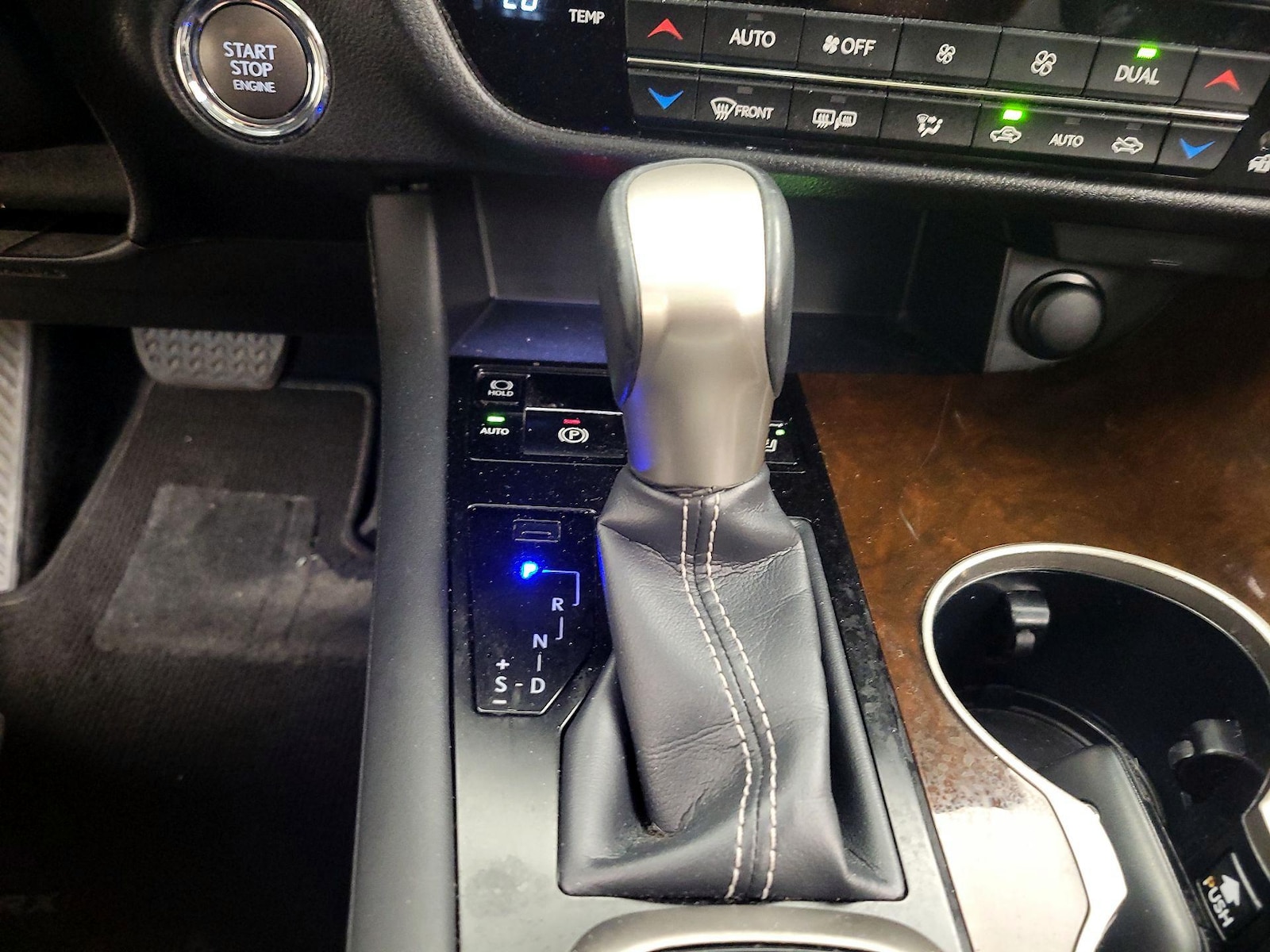 2019 Lexus RX 350 - Photo 19
