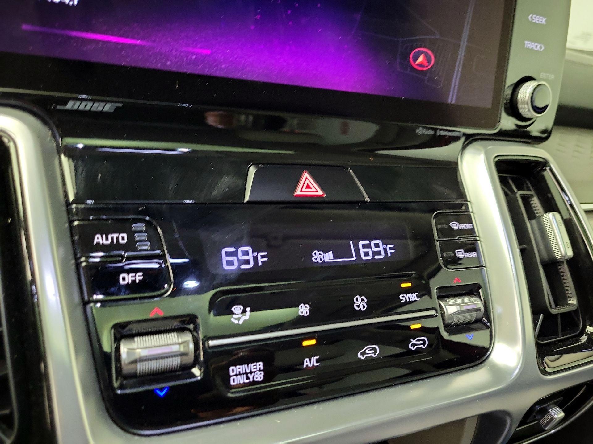 Thumbnail: 2022 Kia Sorento - 17