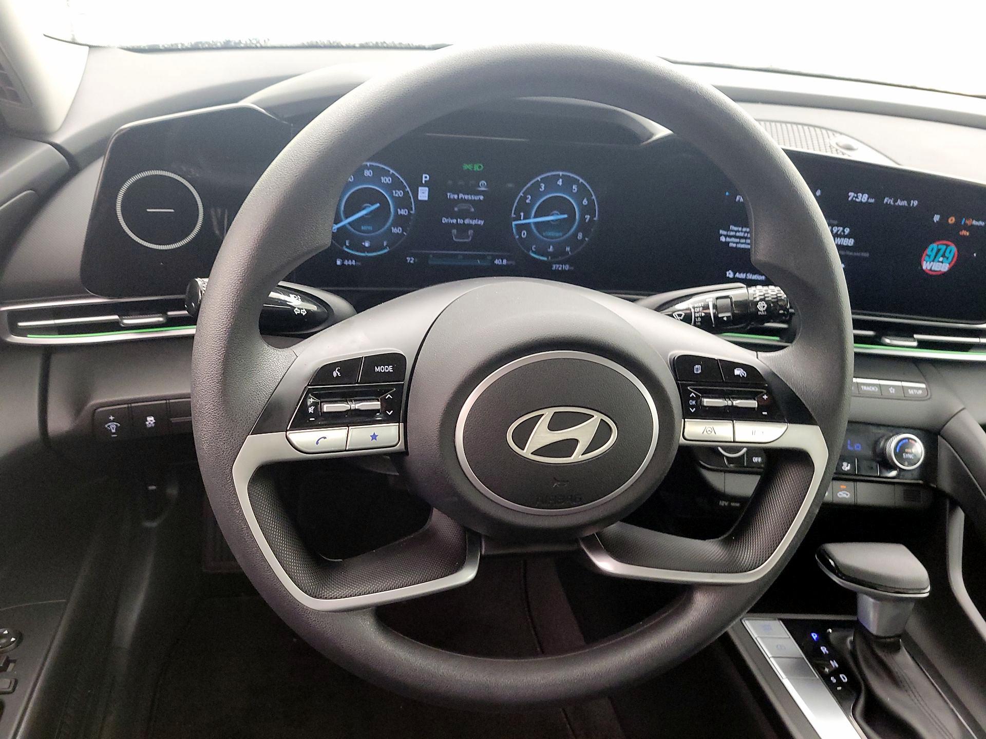 Thumbnail: 2024 Hyundai Elantra - 10