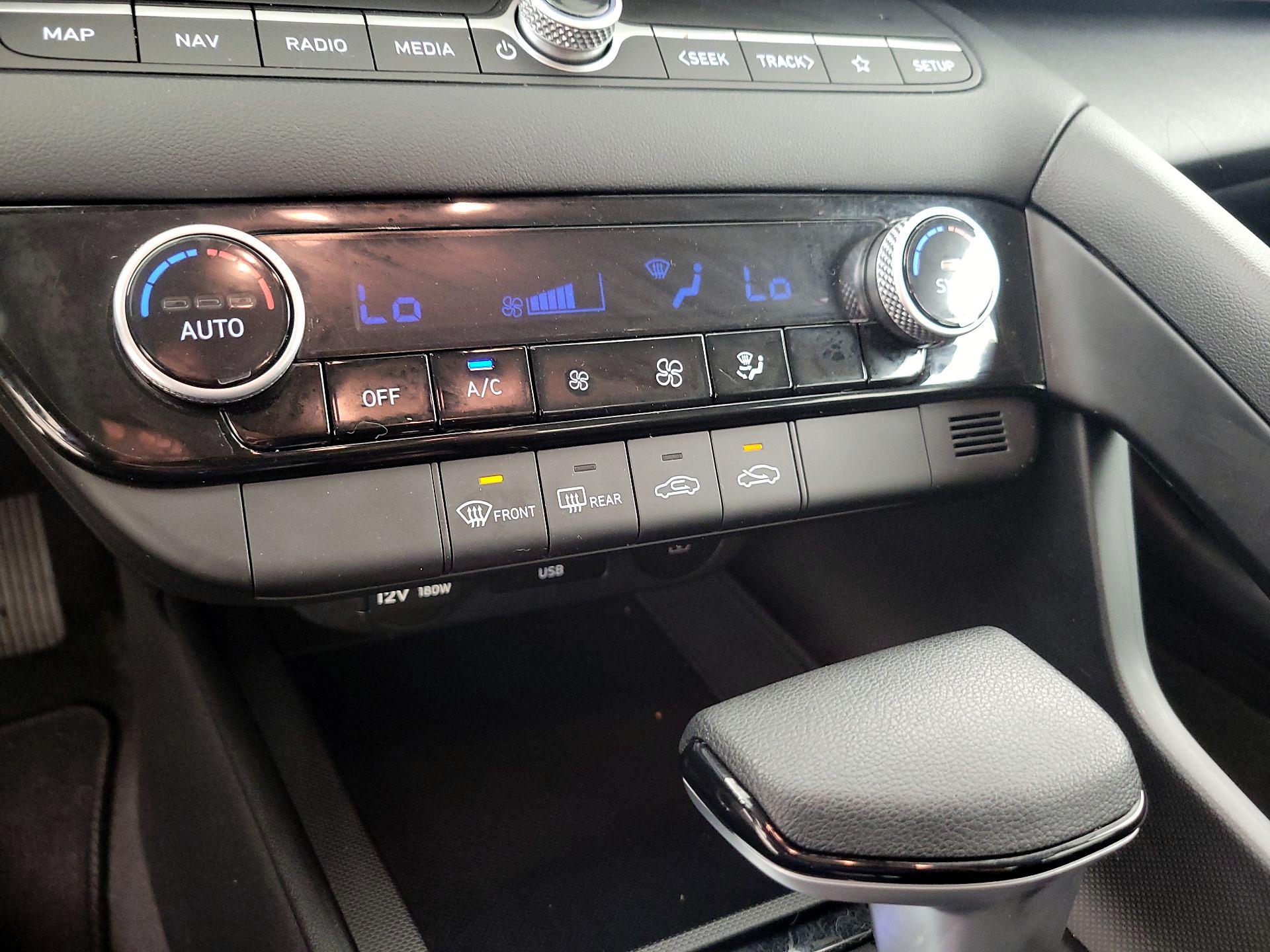 Thumbnail: 2024 Hyundai Elantra - 17
