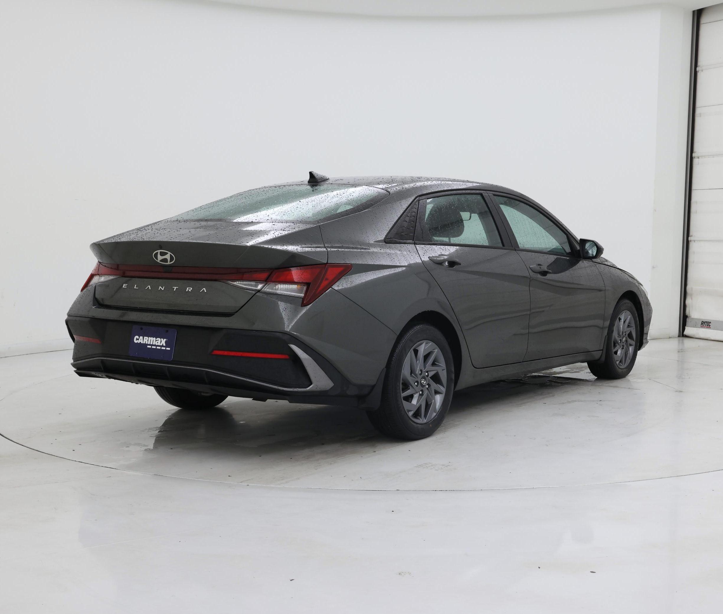Thumbnail: 2024 Hyundai Elantra - 8