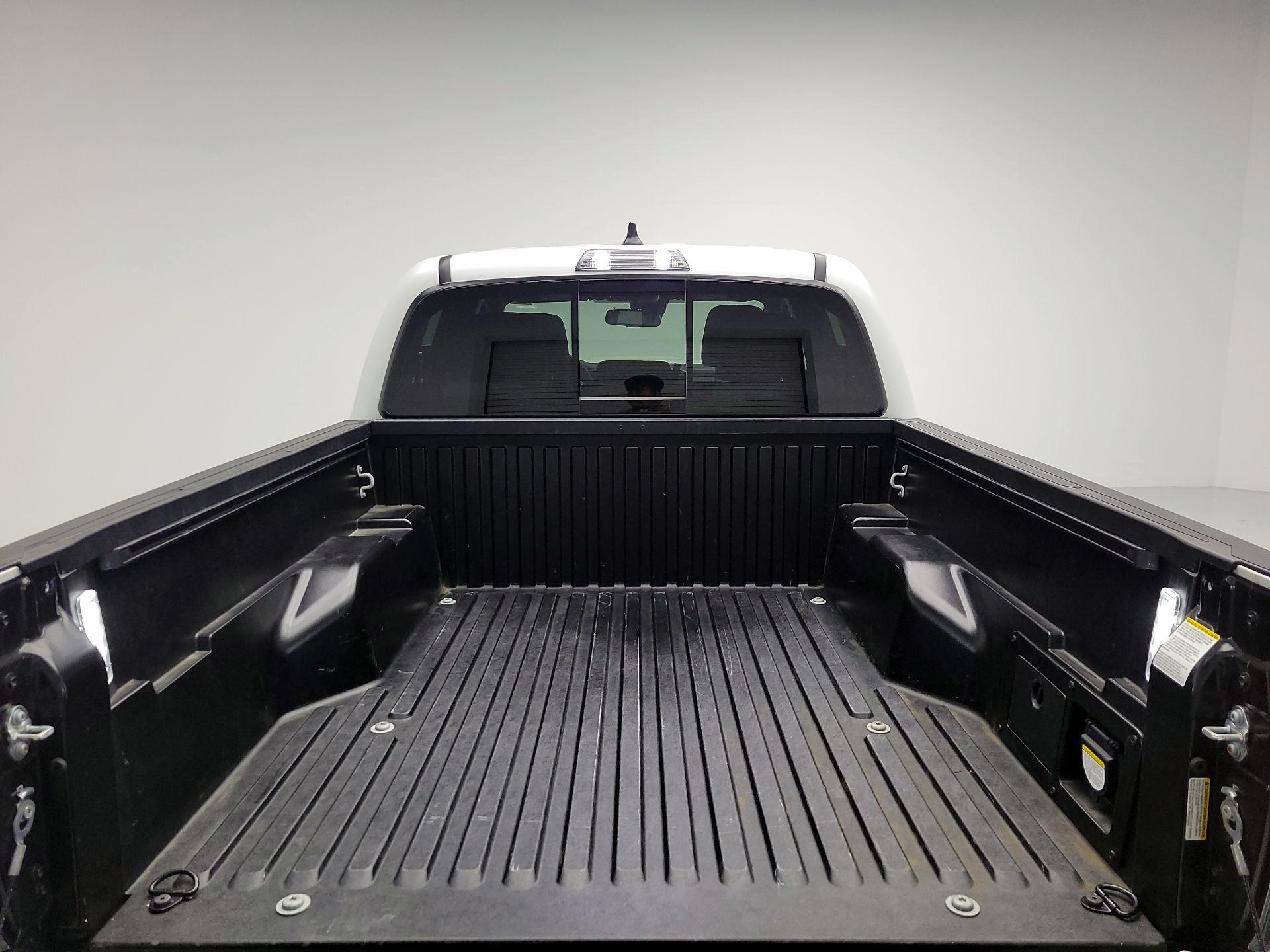 Thumbnail: 2022 Toyota Tacoma - 17