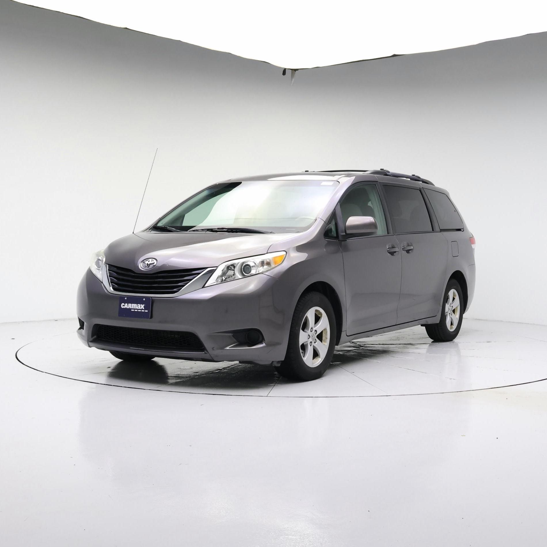 Thumbnail: 2014 Toyota Sienna - 4