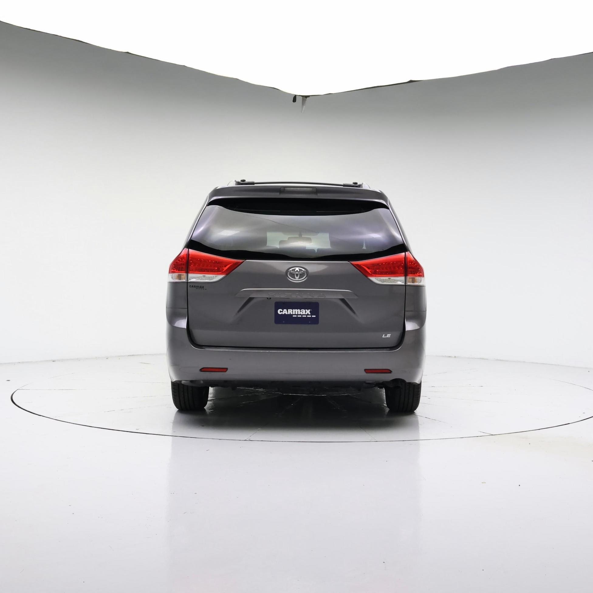 Thumbnail: 2014 Toyota Sienna - 6