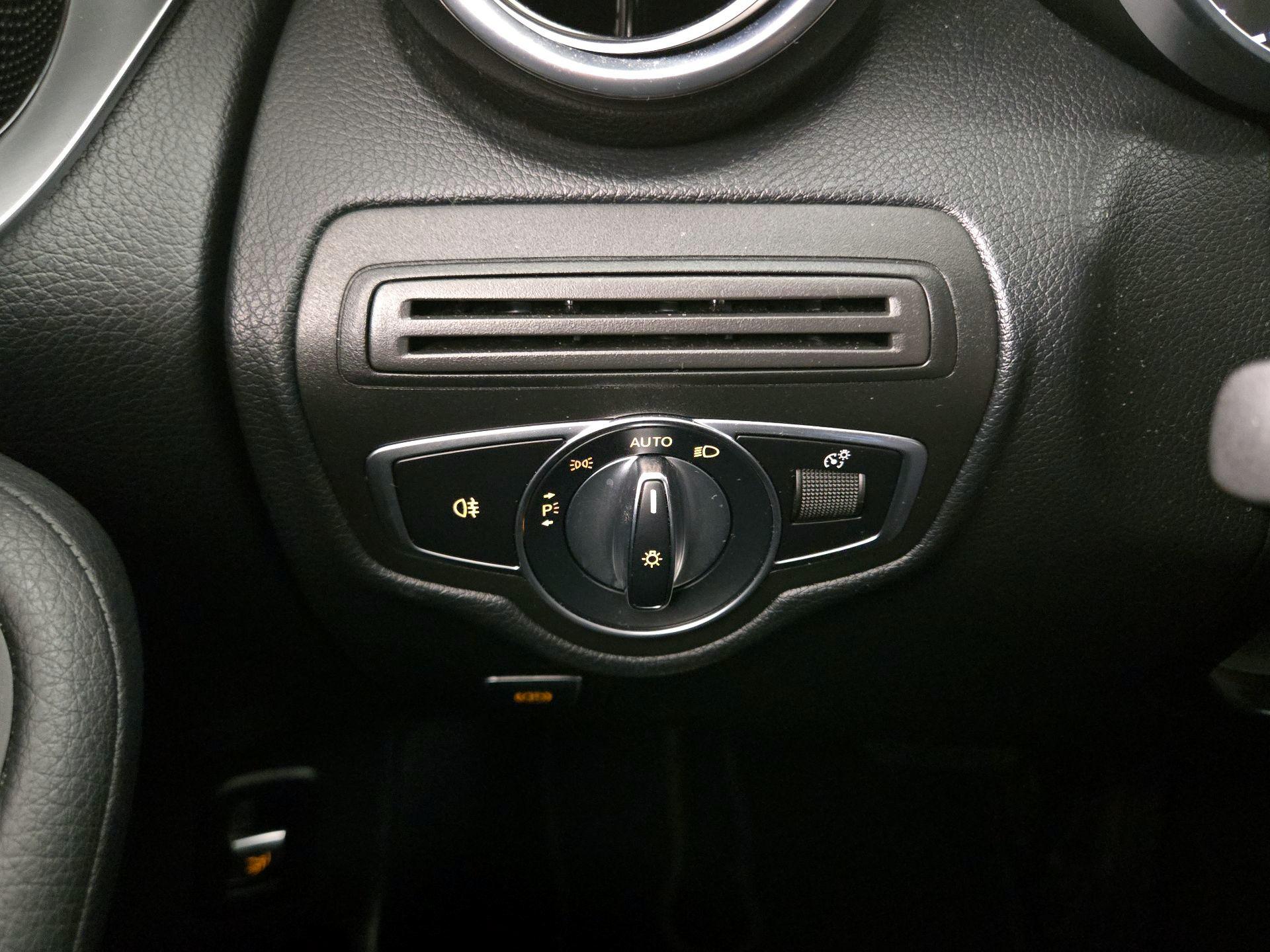 Thumbnail: 2019 Mercedes-Benz GLC - 13