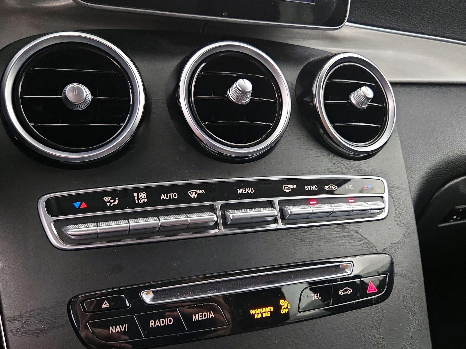 Thumbnail: 2019 Mercedes-Benz GLC - 16