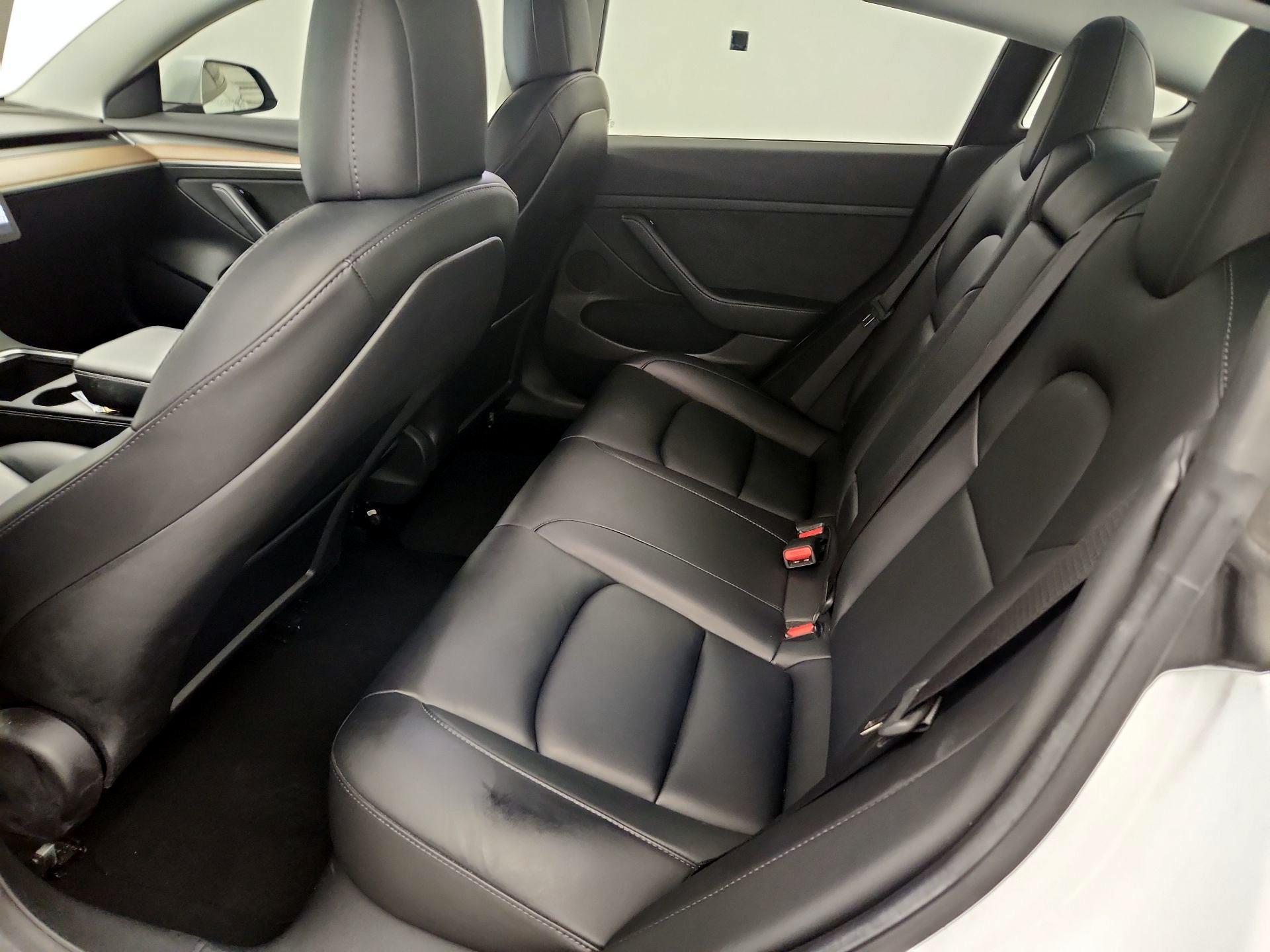 Thumbnail: 2022 Tesla Model 3 - 19