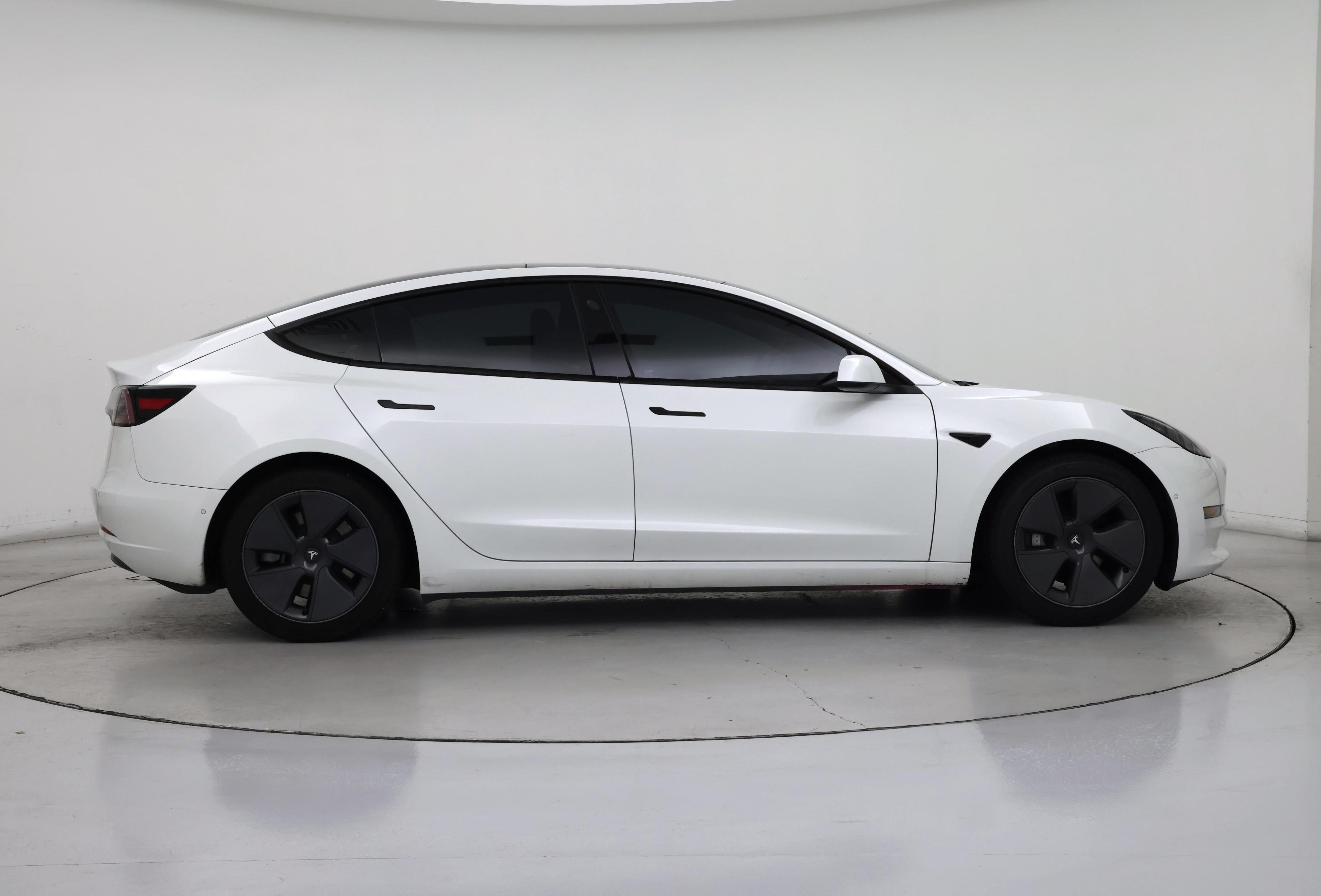 Thumbnail: 2022 Tesla Model 3 - 7