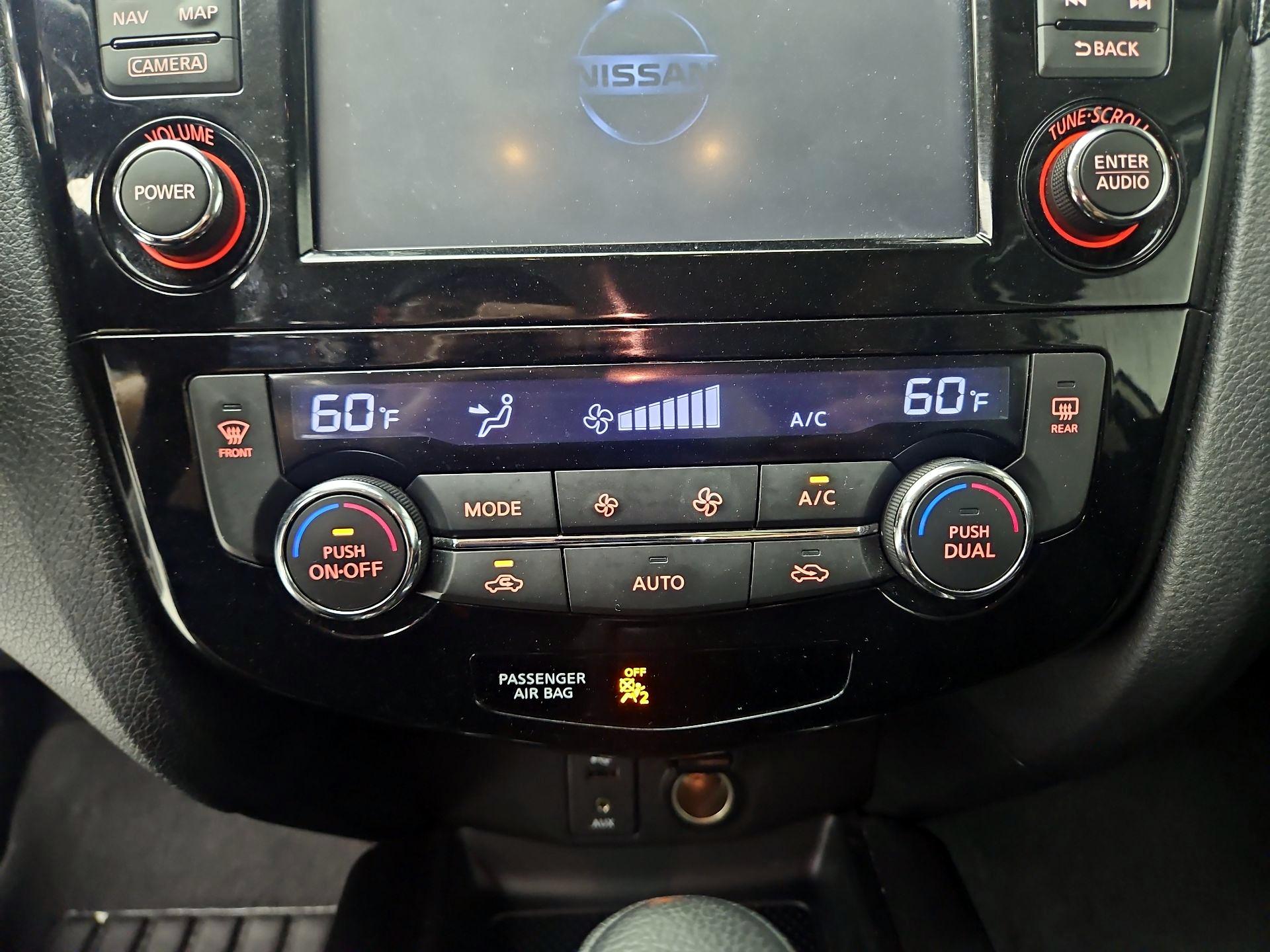 Thumbnail: 2014 Nissan Rogue - 17