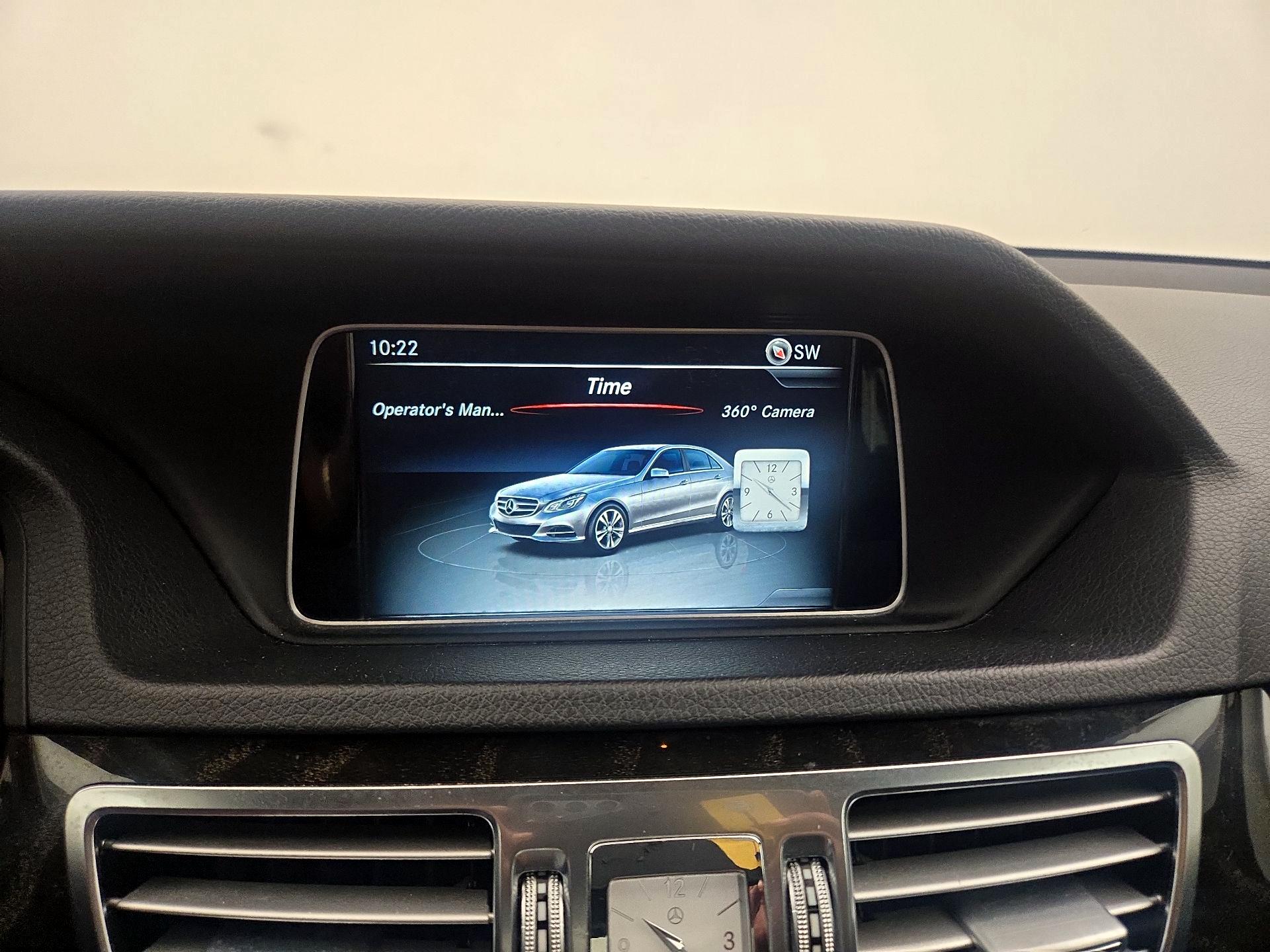 Thumbnail: 2016 Mercedes-Benz E-Class - 15