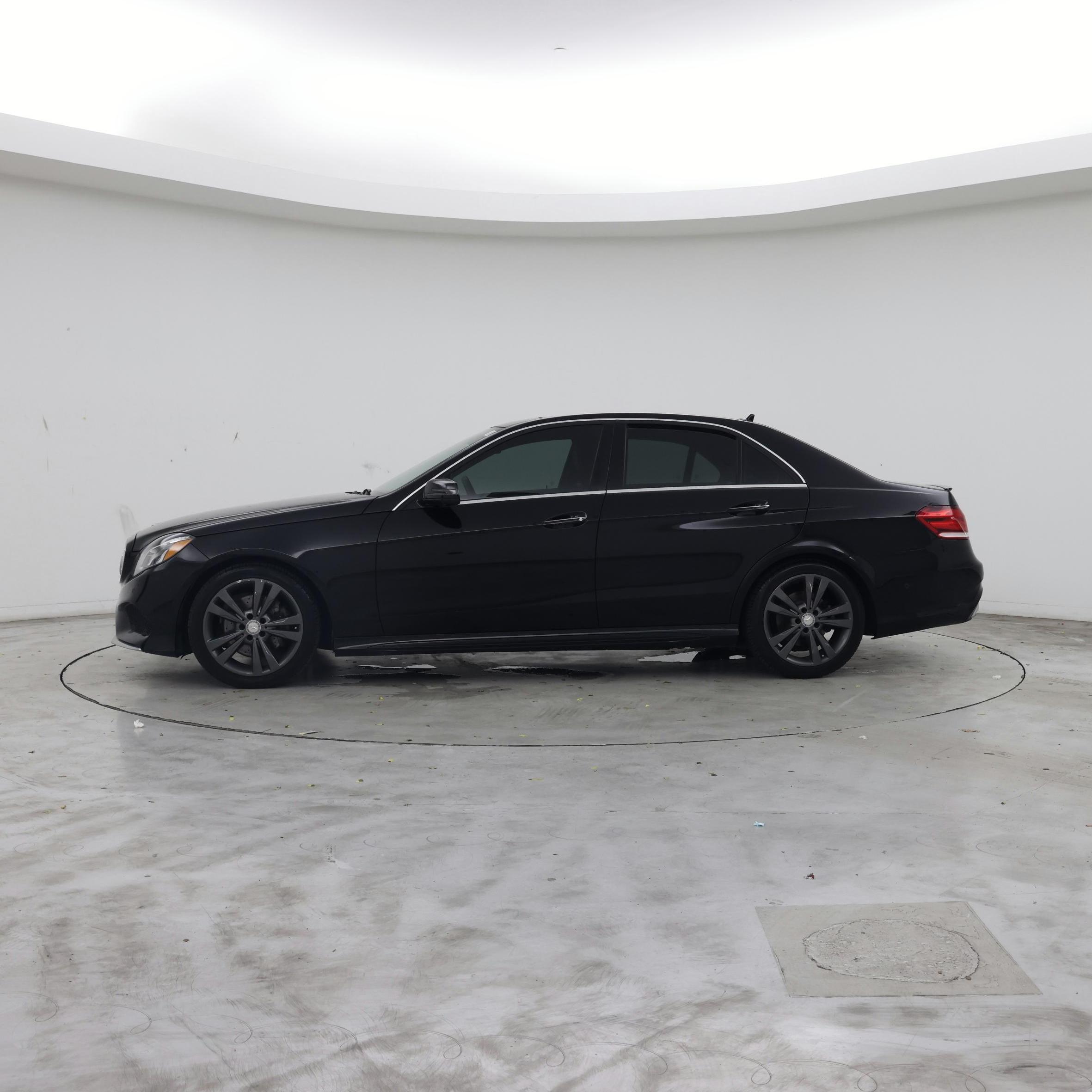 Thumbnail: 2016 Mercedes-Benz E-Class - 3