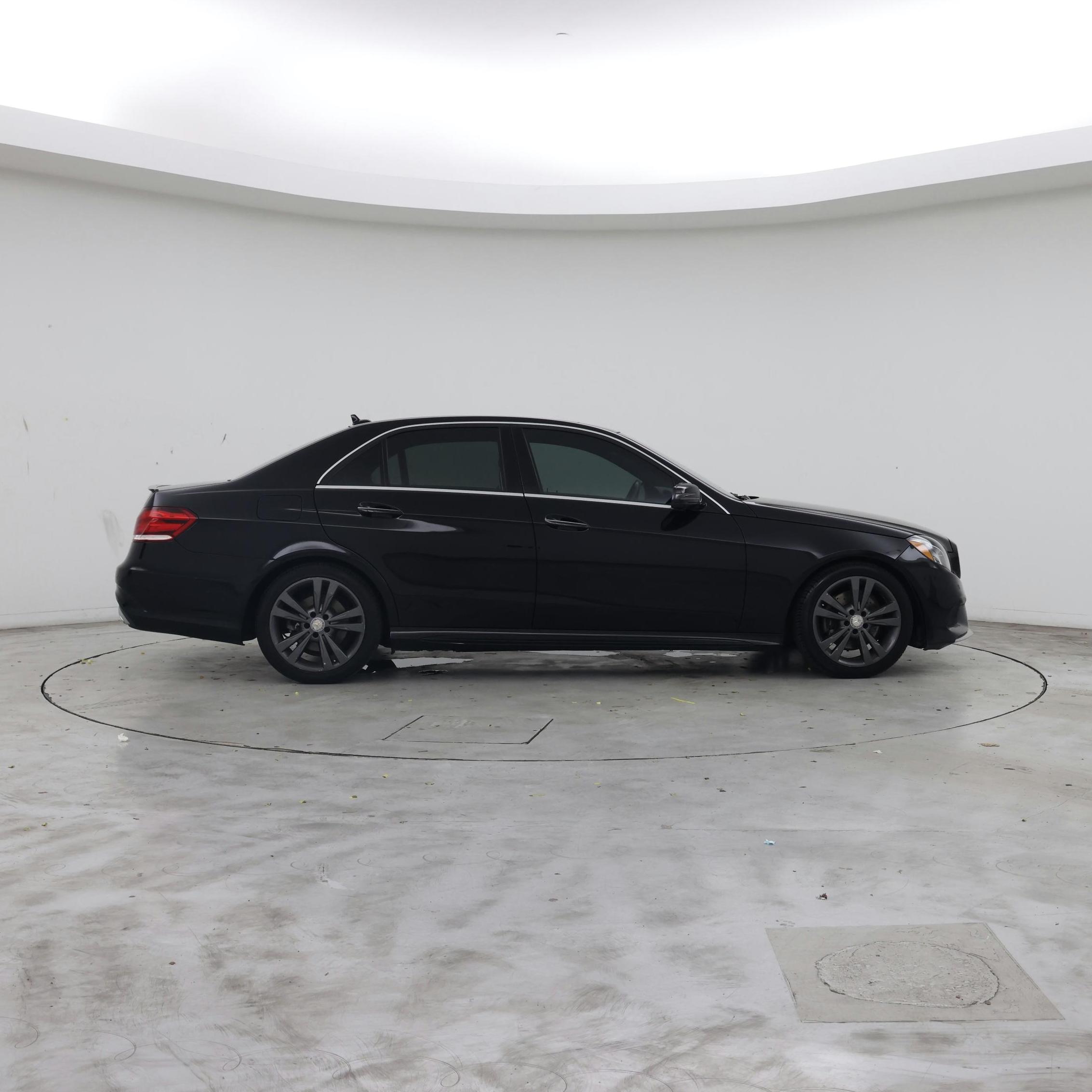 Thumbnail: 2016 Mercedes-Benz E-Class - 7
