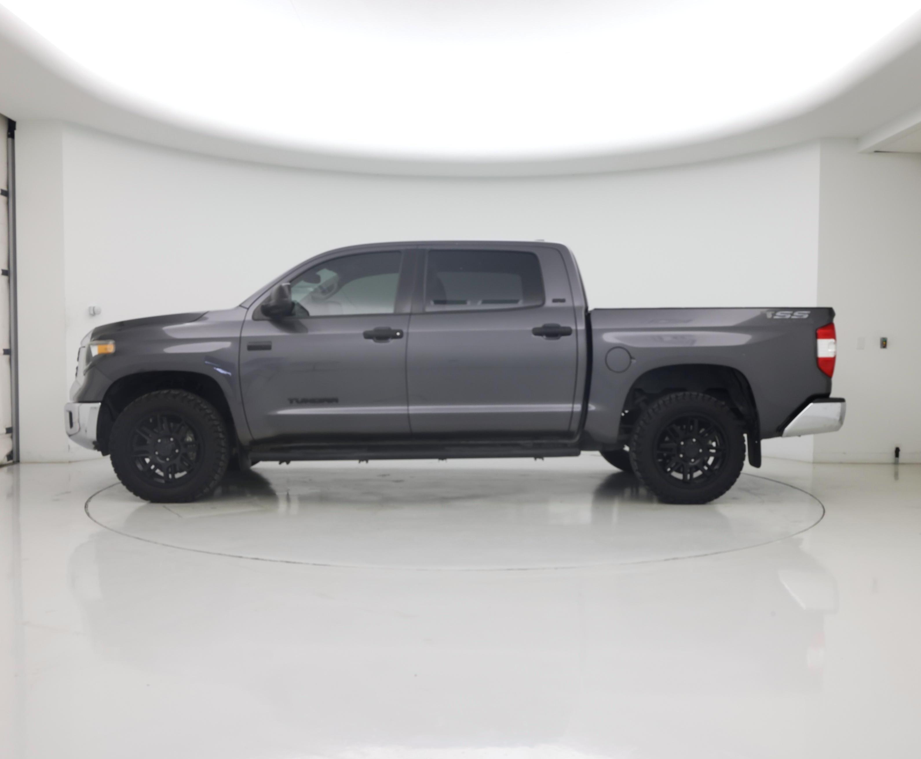 Thumbnail: 2020 Toyota Tundra - 3