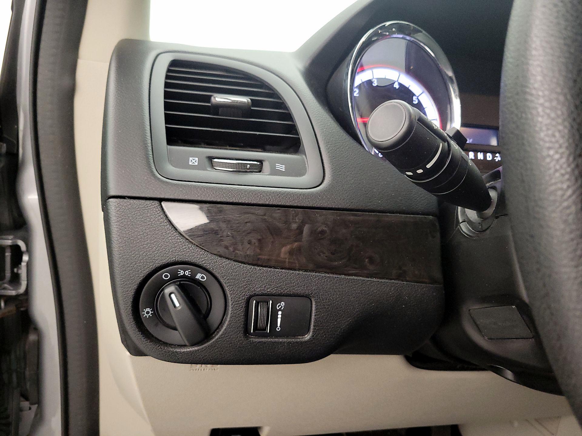 Thumbnail: 2020 Dodge Grand Caravan - 11