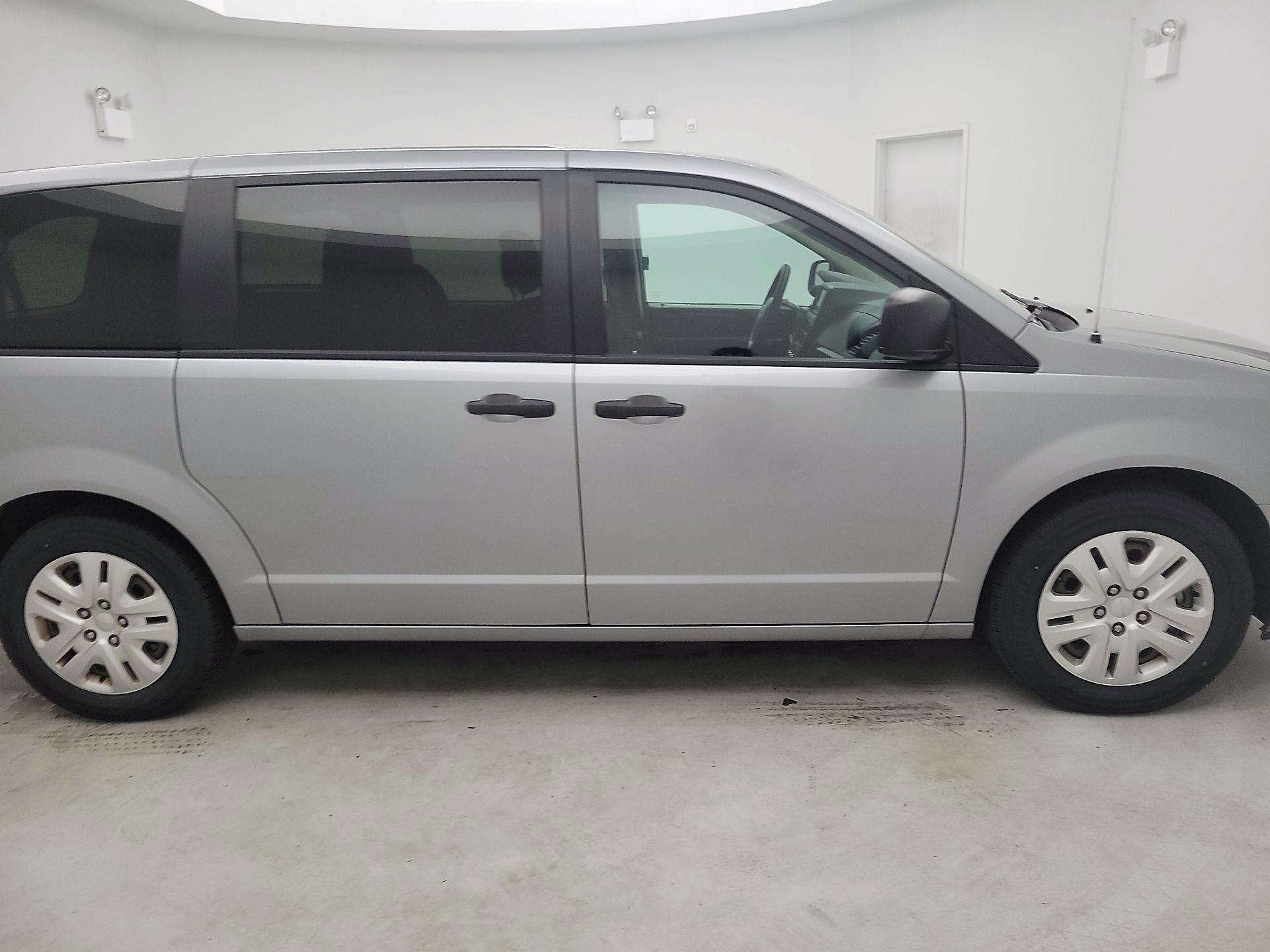Thumbnail: 2020 Dodge Grand Caravan - 4
