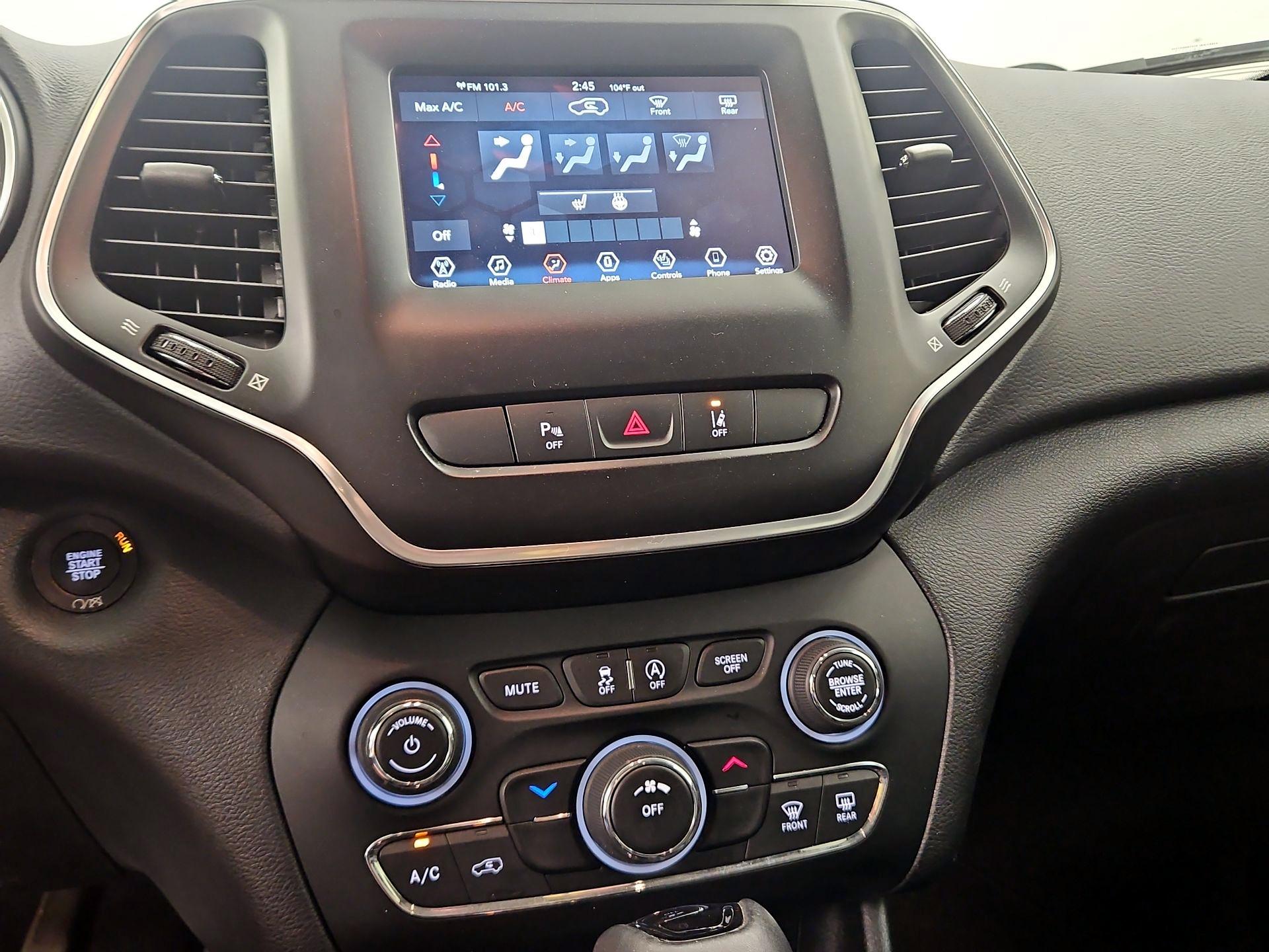 Thumbnail: 2021 Jeep Cherokee - 16