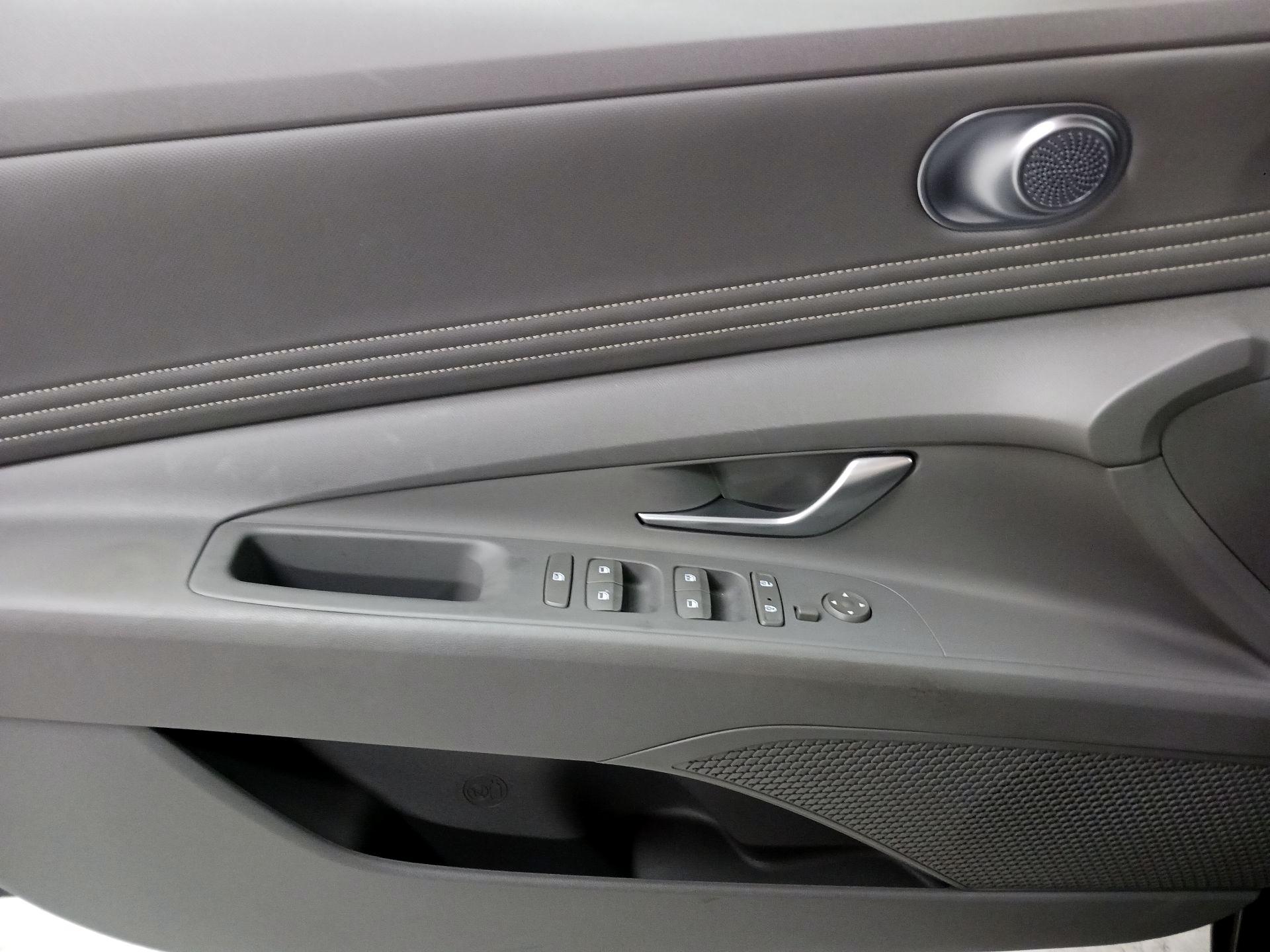 Thumbnail: 2023 Hyundai Elantra - 12