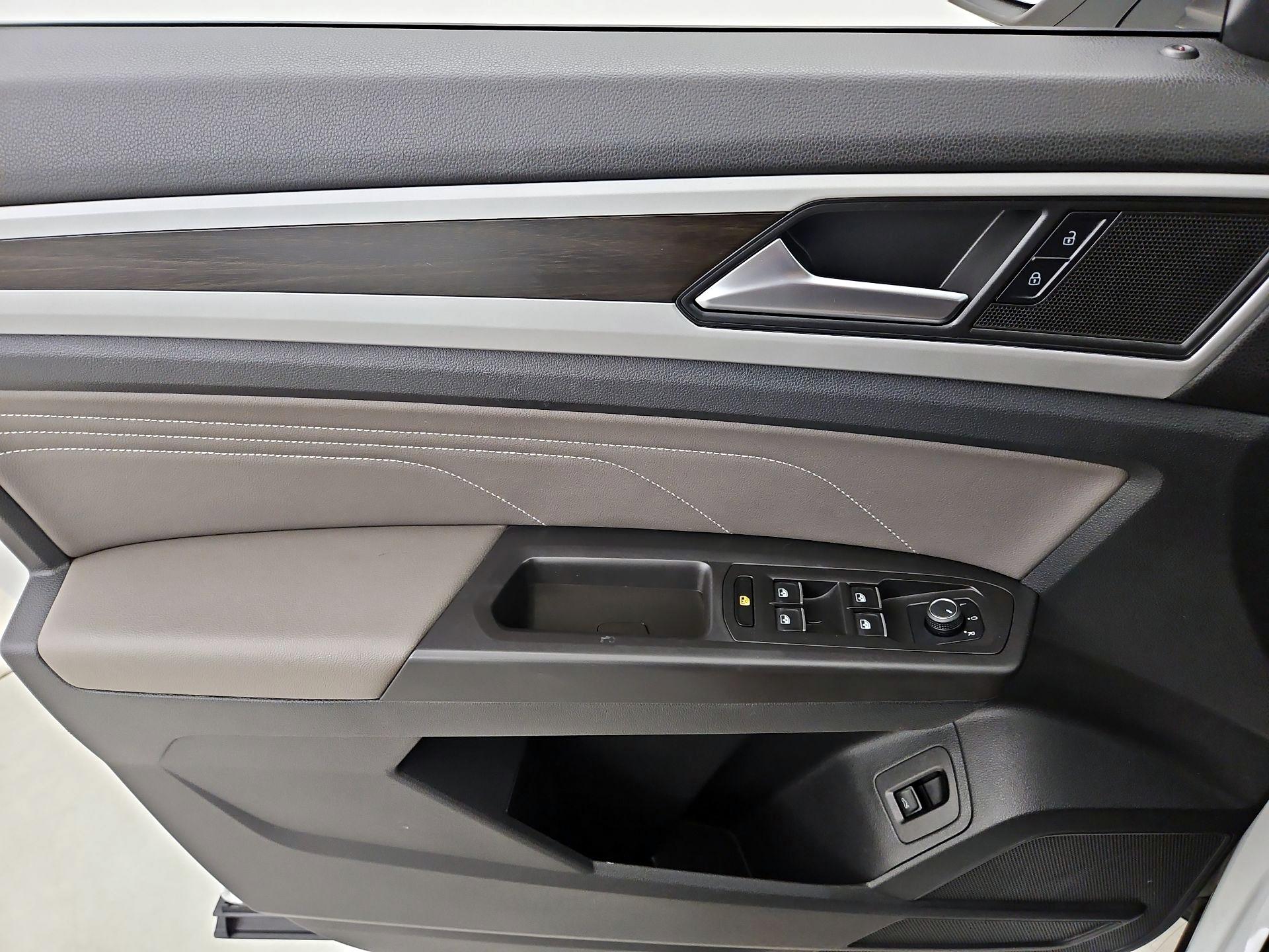 Thumbnail: 2022 Volkswagen Atlas - 12