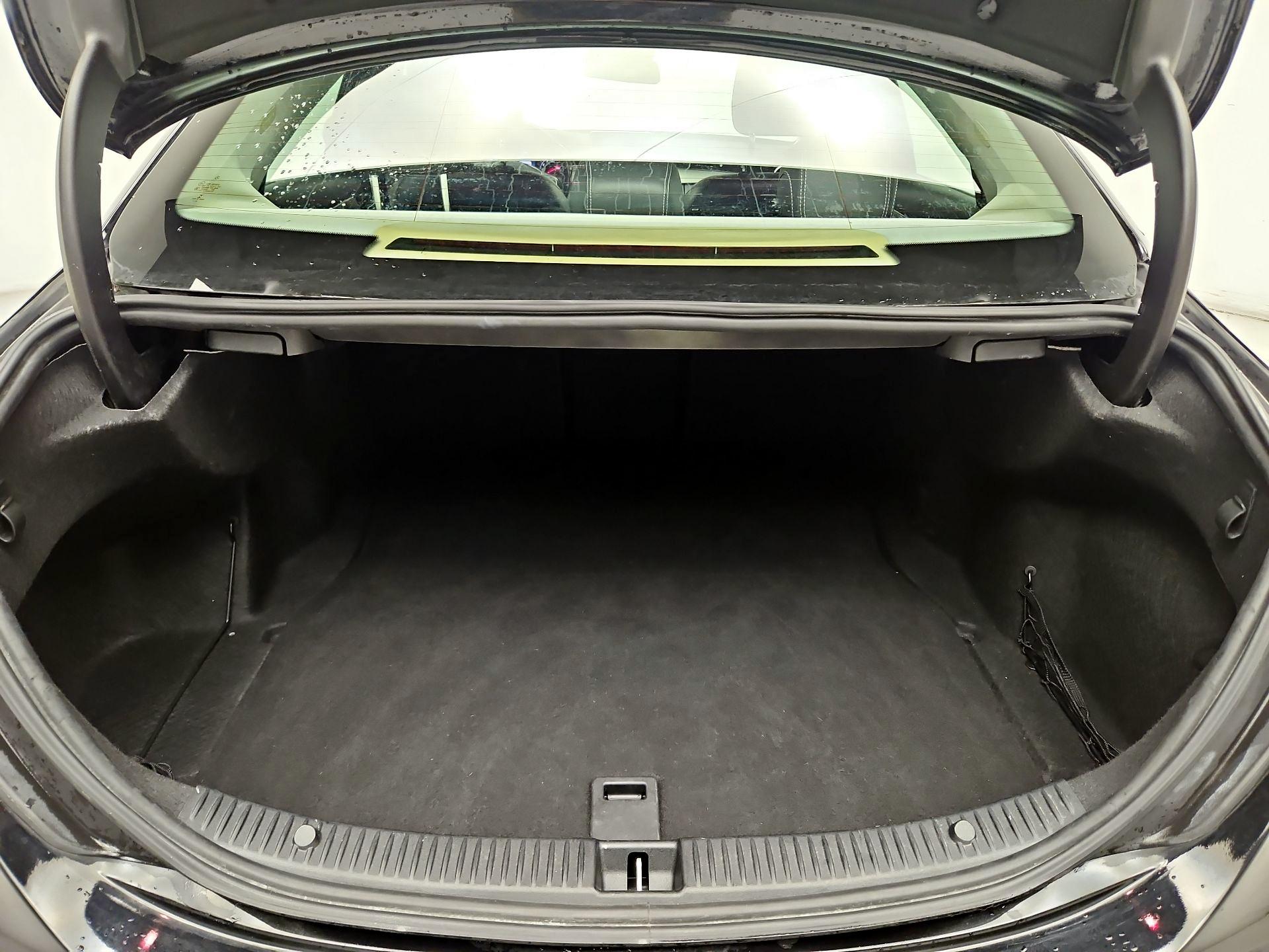 Thumbnail: 2016 Mercedes-Benz C-Class - 20