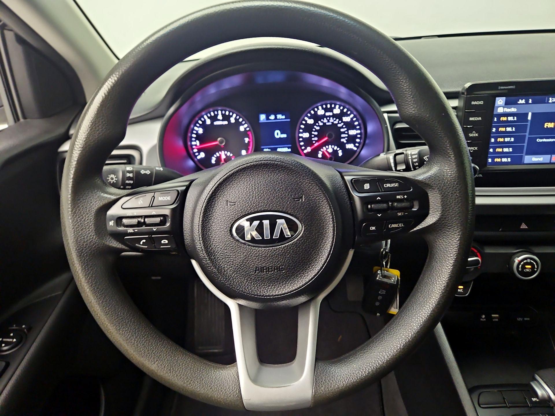Thumbnail: 2020 Kia Rio - 10