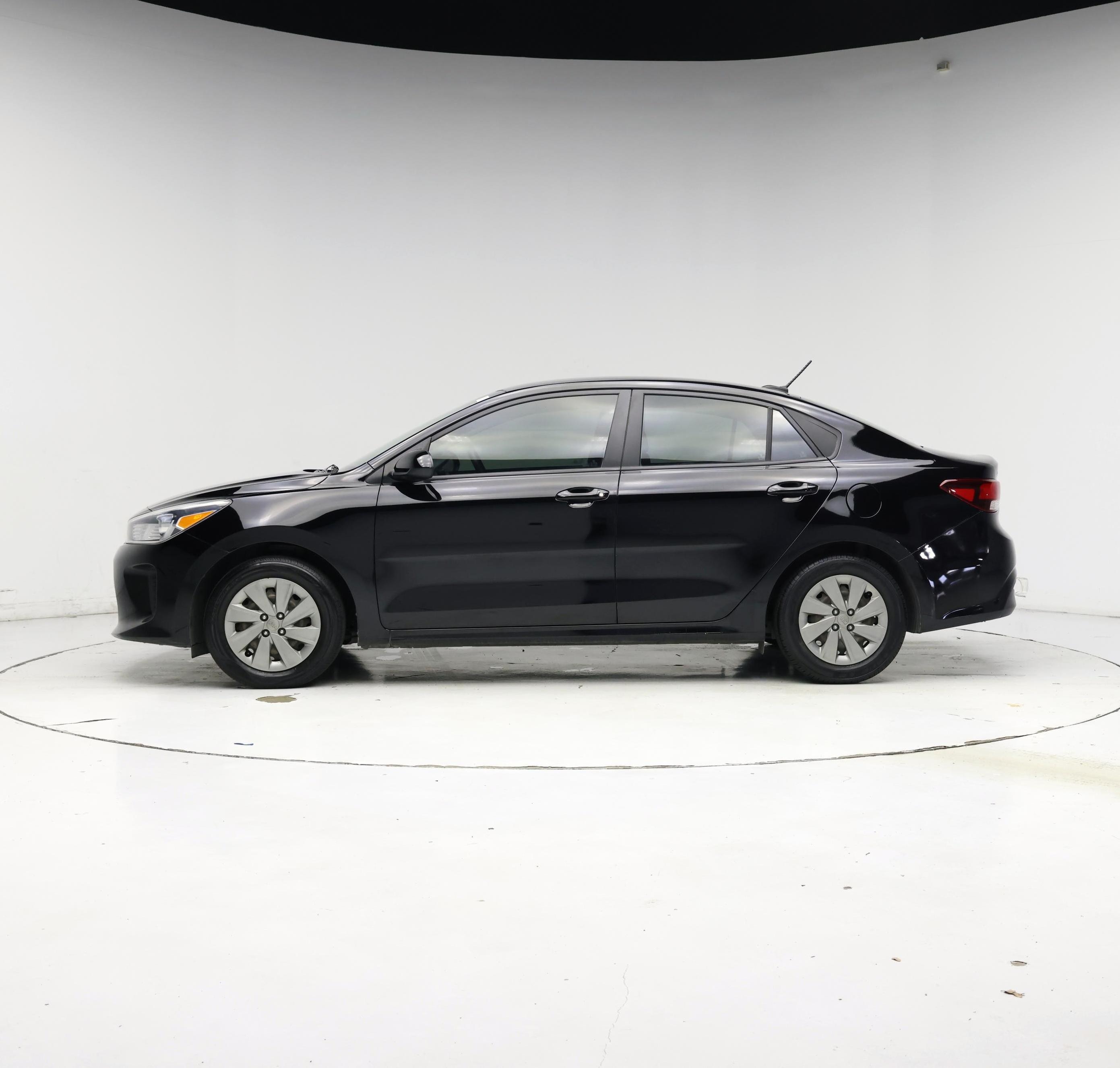 Thumbnail: 2020 Kia Rio - 3