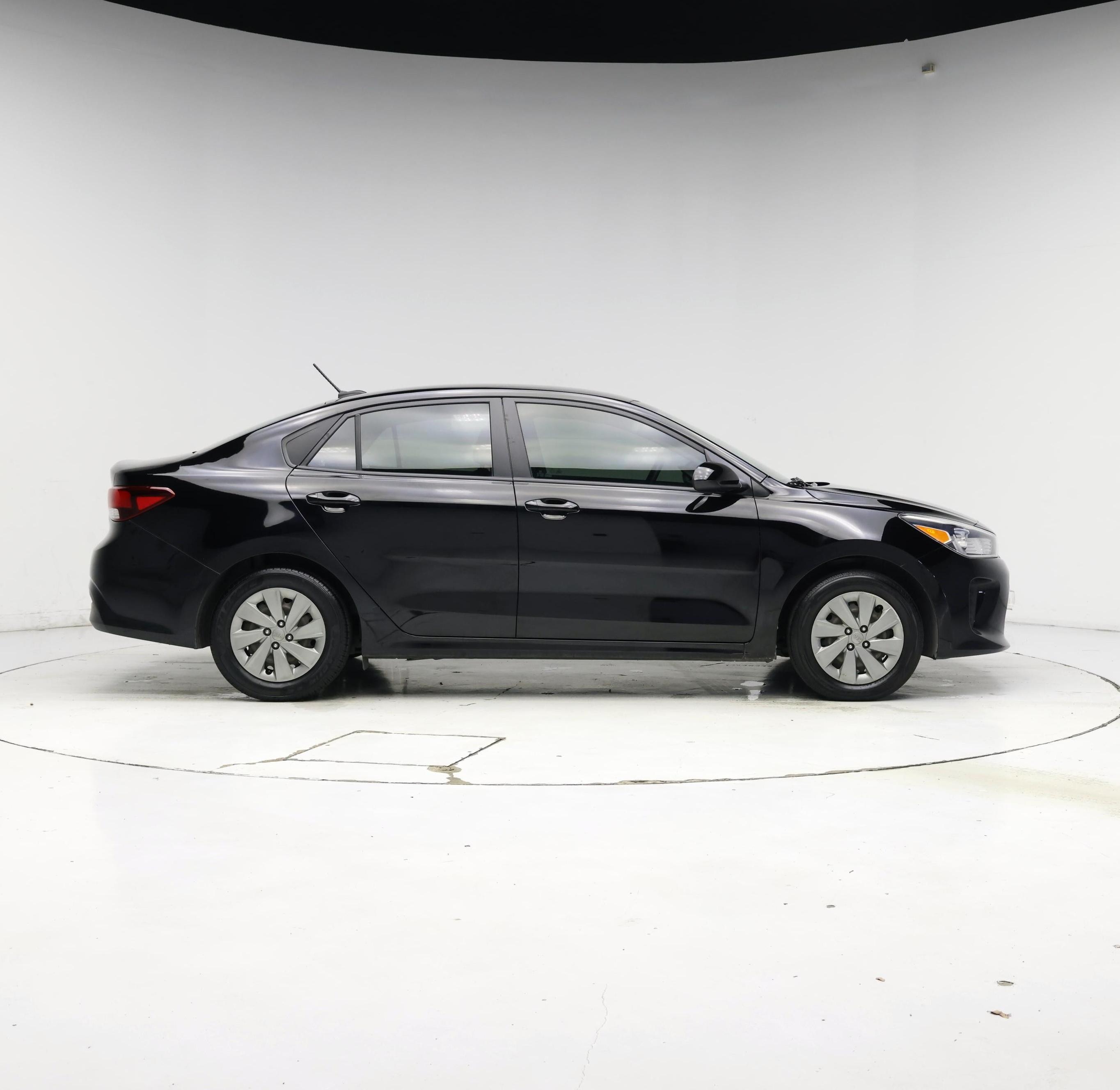 Thumbnail: 2020 Kia Rio - 7
