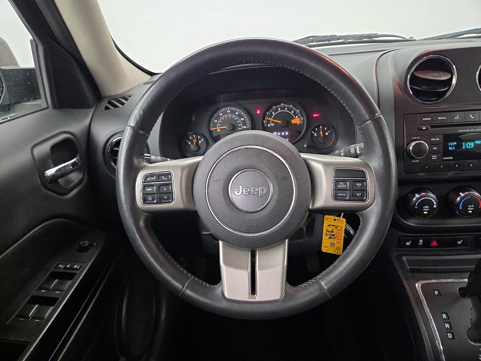 Thumbnail: 2014 Jeep Patriot - 10