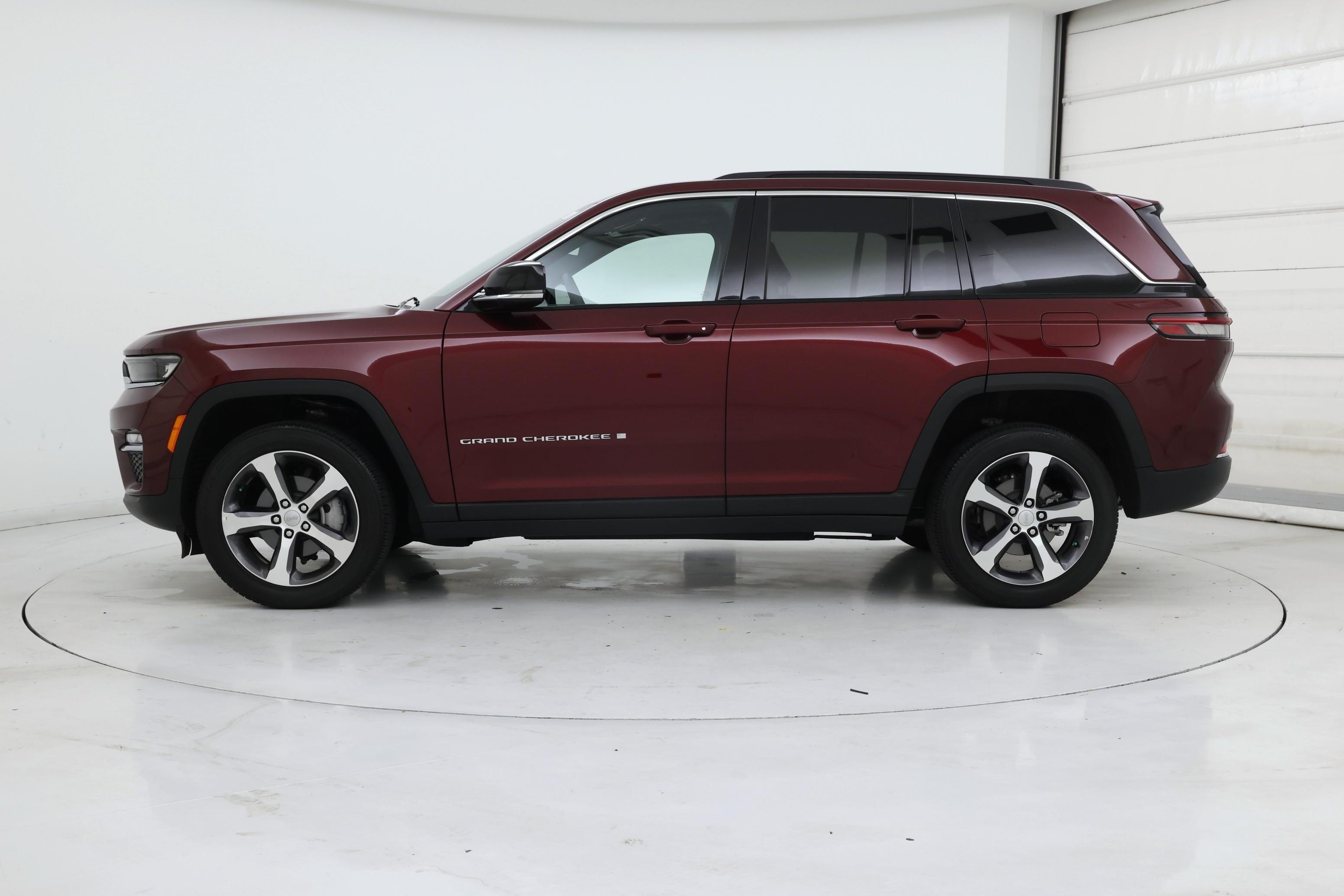 Thumbnail: 2025 Jeep Grand Cherokee - 3