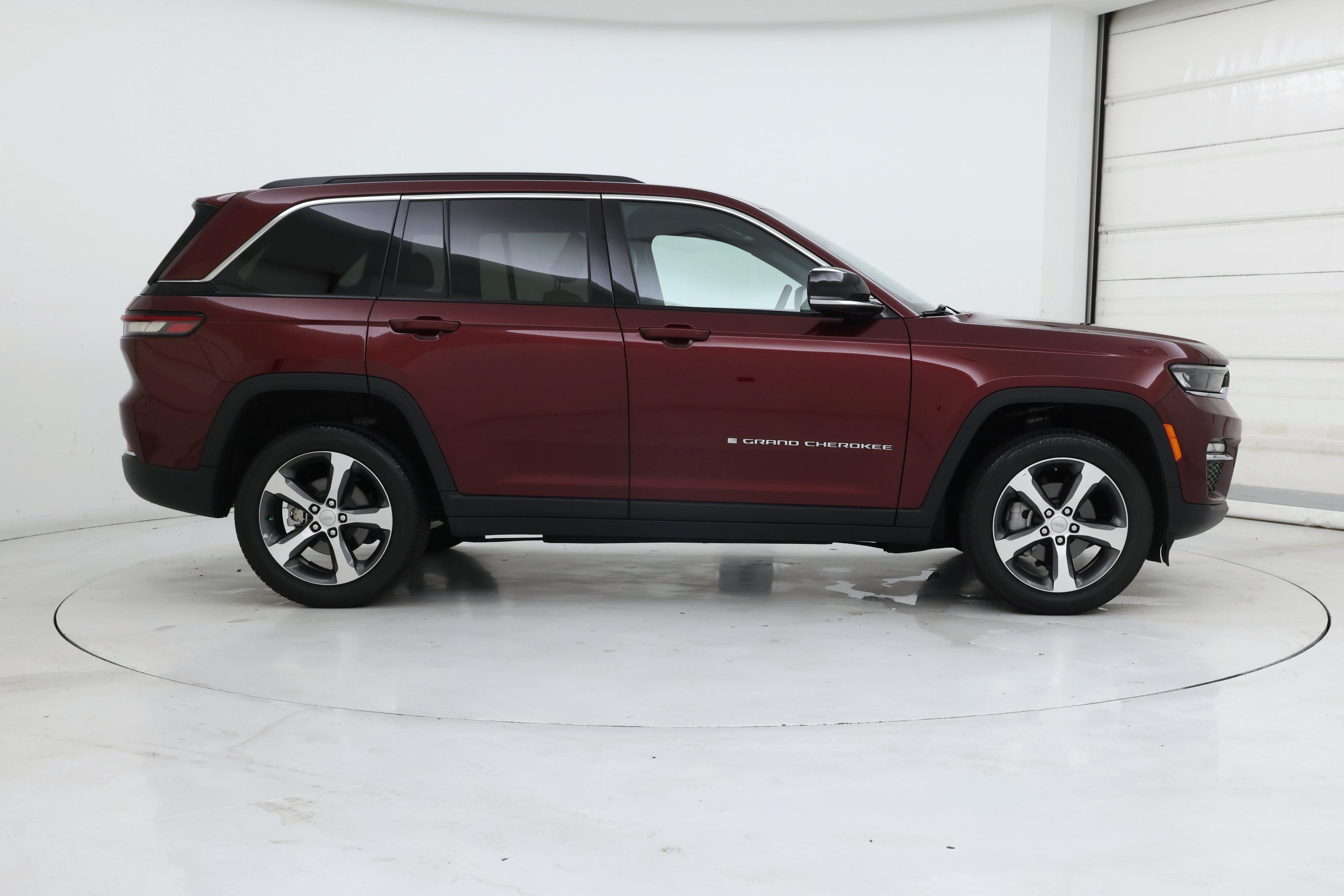 Thumbnail: 2025 Jeep Grand Cherokee - 7