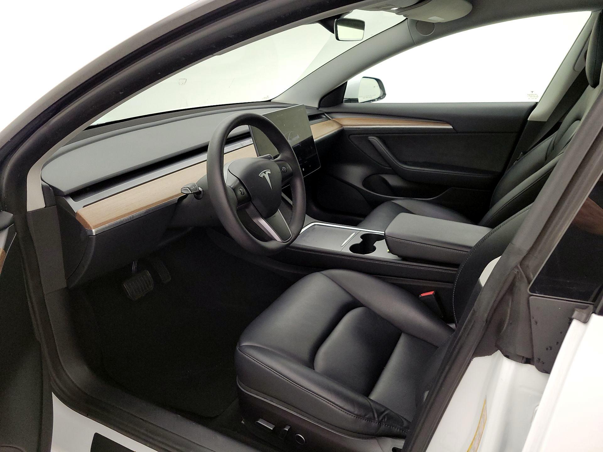 Thumbnail: 2022 Tesla Model 3 - 11