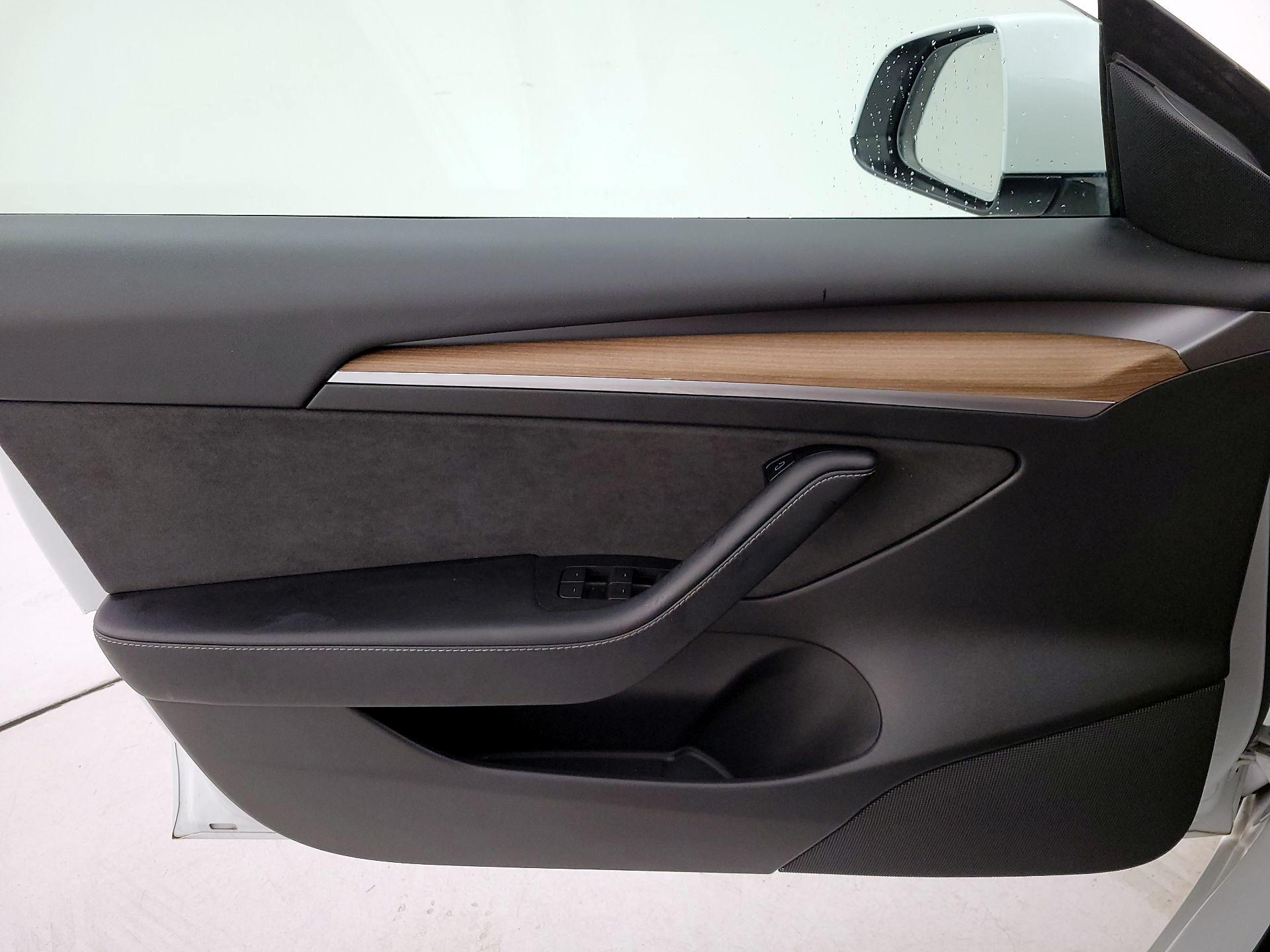 Thumbnail: 2022 Tesla Model 3 - 12