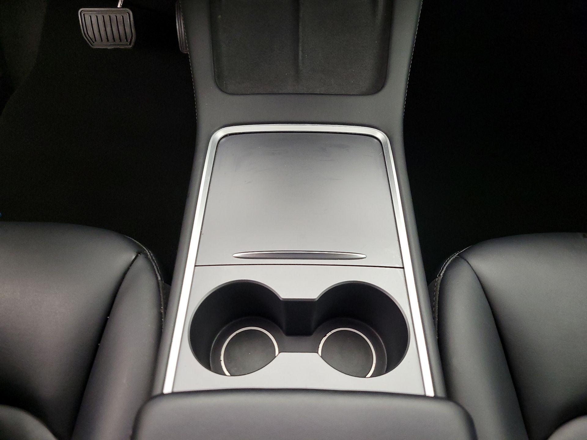 Thumbnail: 2022 Tesla Model 3 - 16